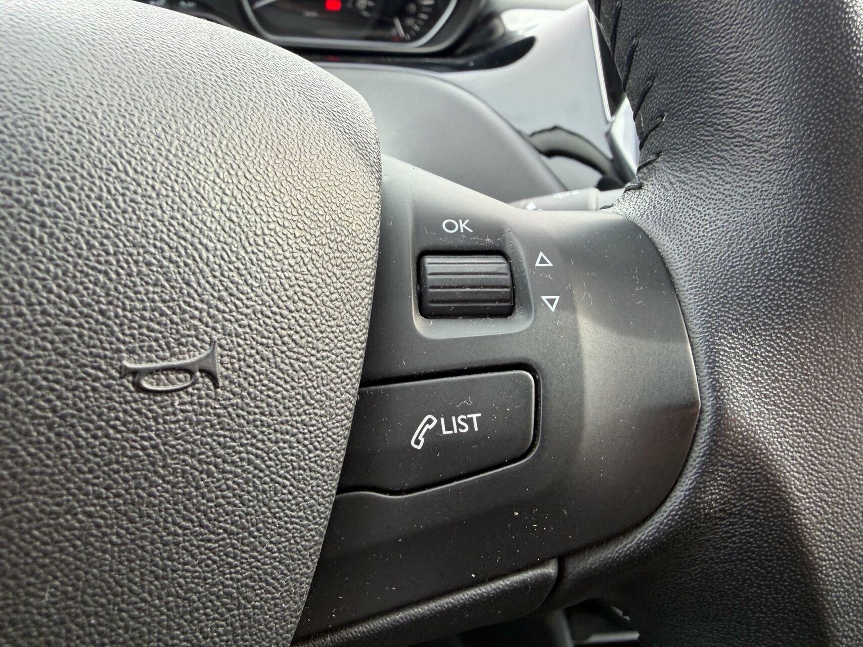 Billede af Peugeot 208 1,2 VTi Plus+ 82HK 5d