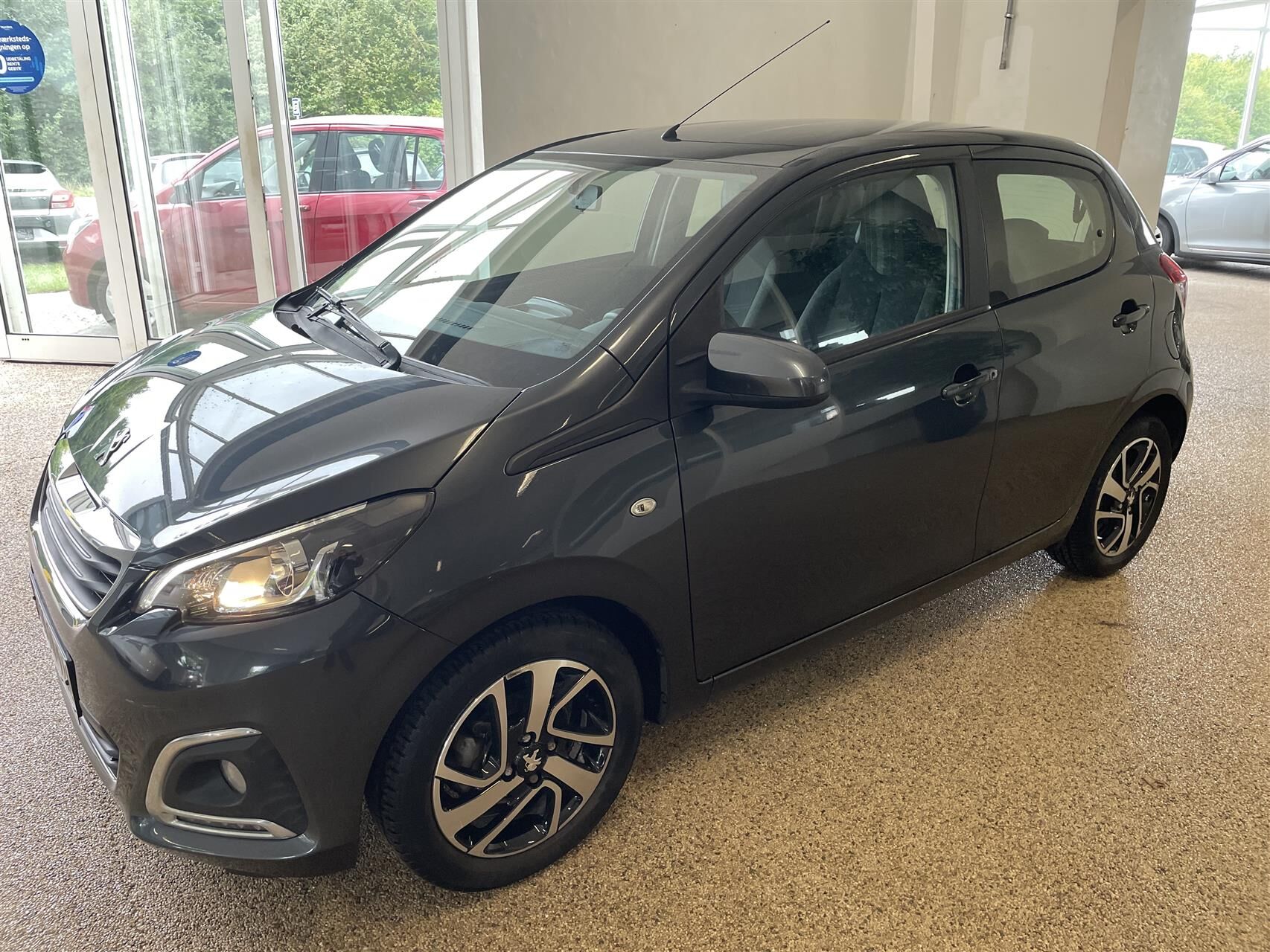 Billede af Peugeot 108 1,0 e-Vti Allure+ 72HK 5d
