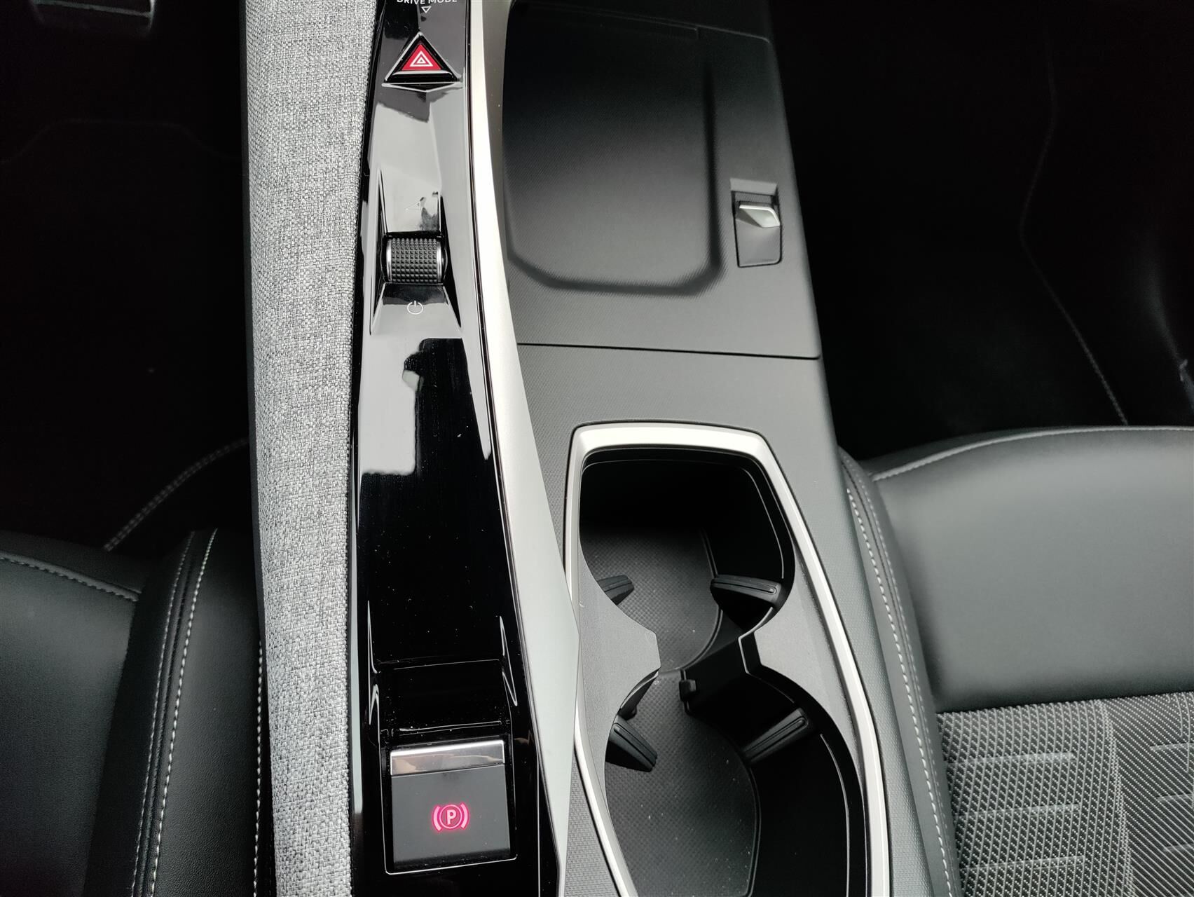 Billede af Peugeot e-5008 EL GT Pack 210HK 5d Aut.