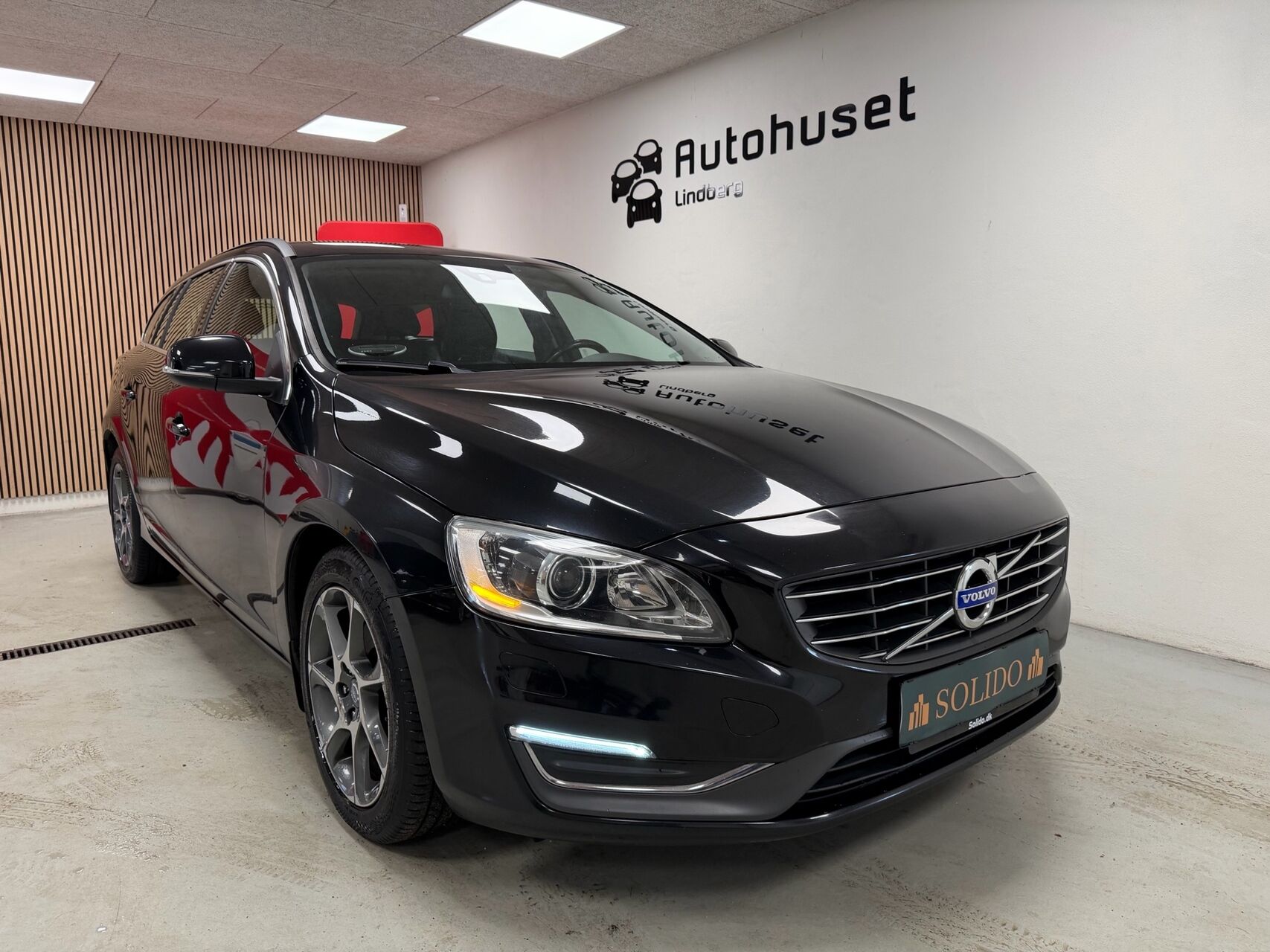 Billede af Volvo V60 2,0 D3 Momentum 136HK Stc 6g