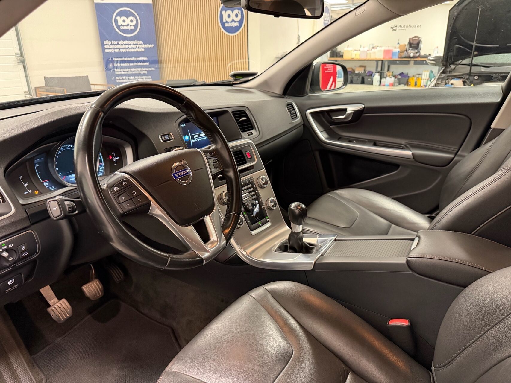 Billede af Volvo V60 2,0 D3 Momentum 136HK Stc 6g