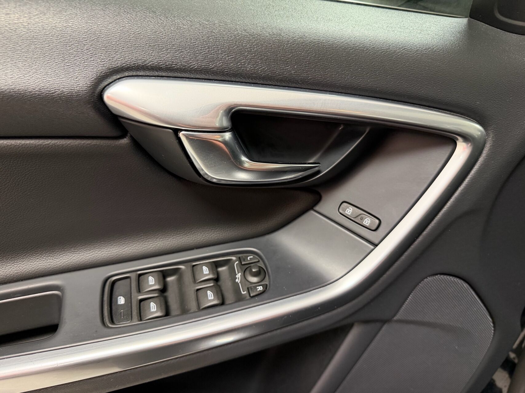 Billede af Volvo V60 2,0 D3 Momentum 136HK Stc 6g