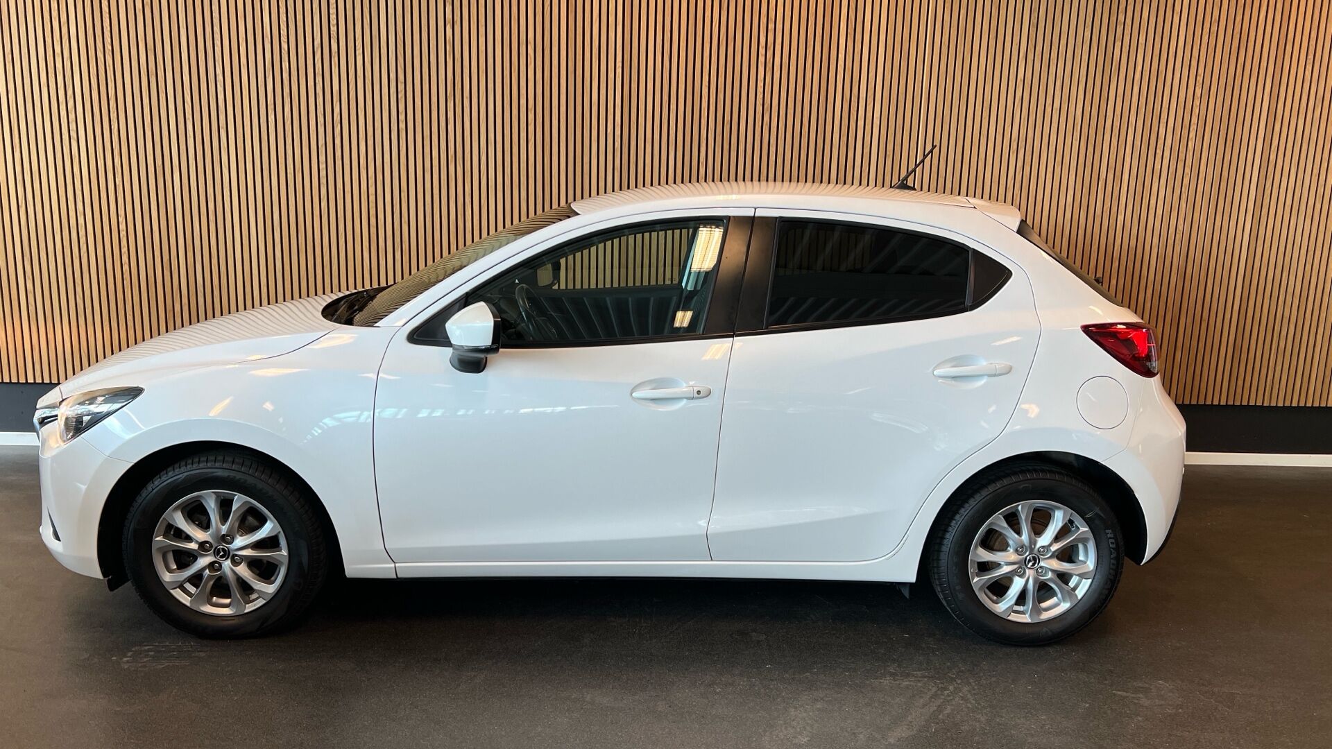 Billede af Mazda 2 1,5 Skyactiv-G Niseko 90HK 5d