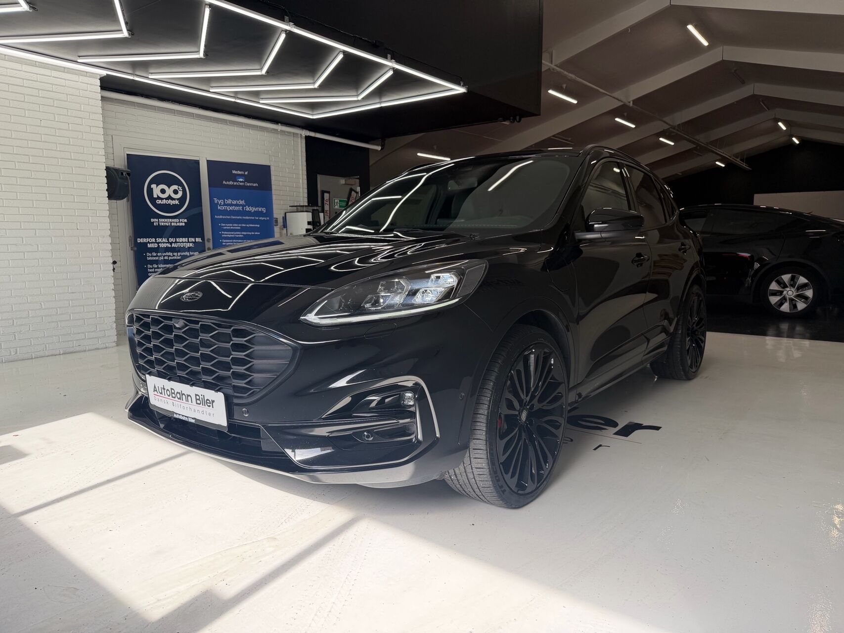Billede af Ford Kuga 2,5 Plugin-hybrid ST-Line X CVT 225HK 5d Trinl. Gear