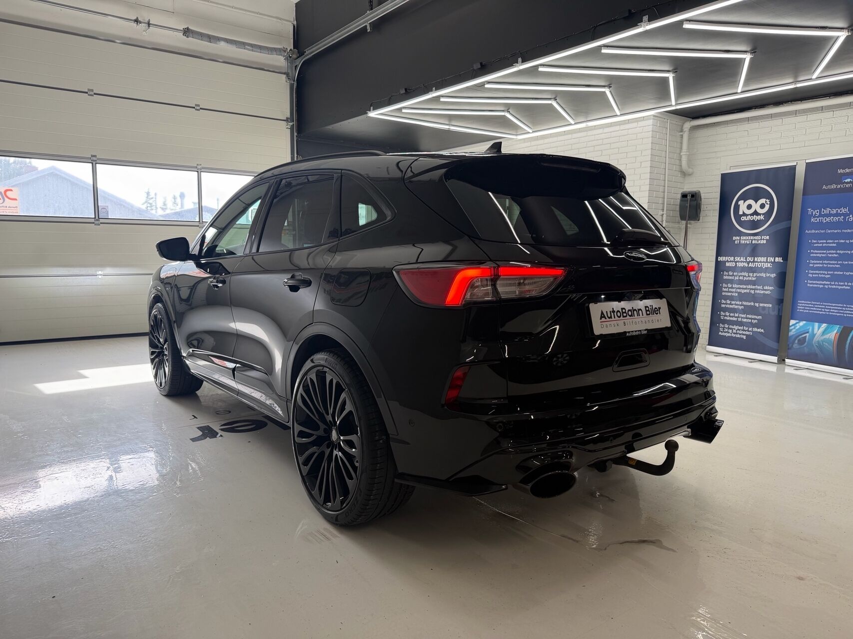 Billede af Ford Kuga 2,5 Plugin-hybrid ST-Line X CVT 225HK 5d Trinl. Gear