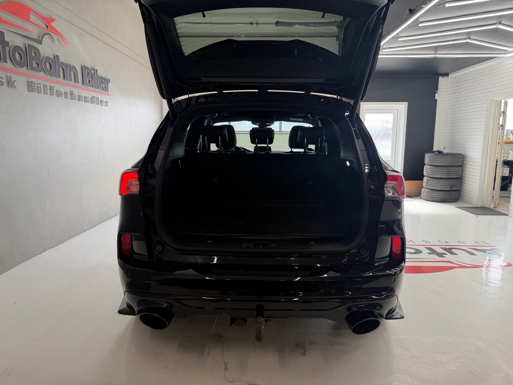 Billede af Ford Kuga 2,5 Plugin-hybrid ST-Line X CVT 225HK 5d Trinl. Gear