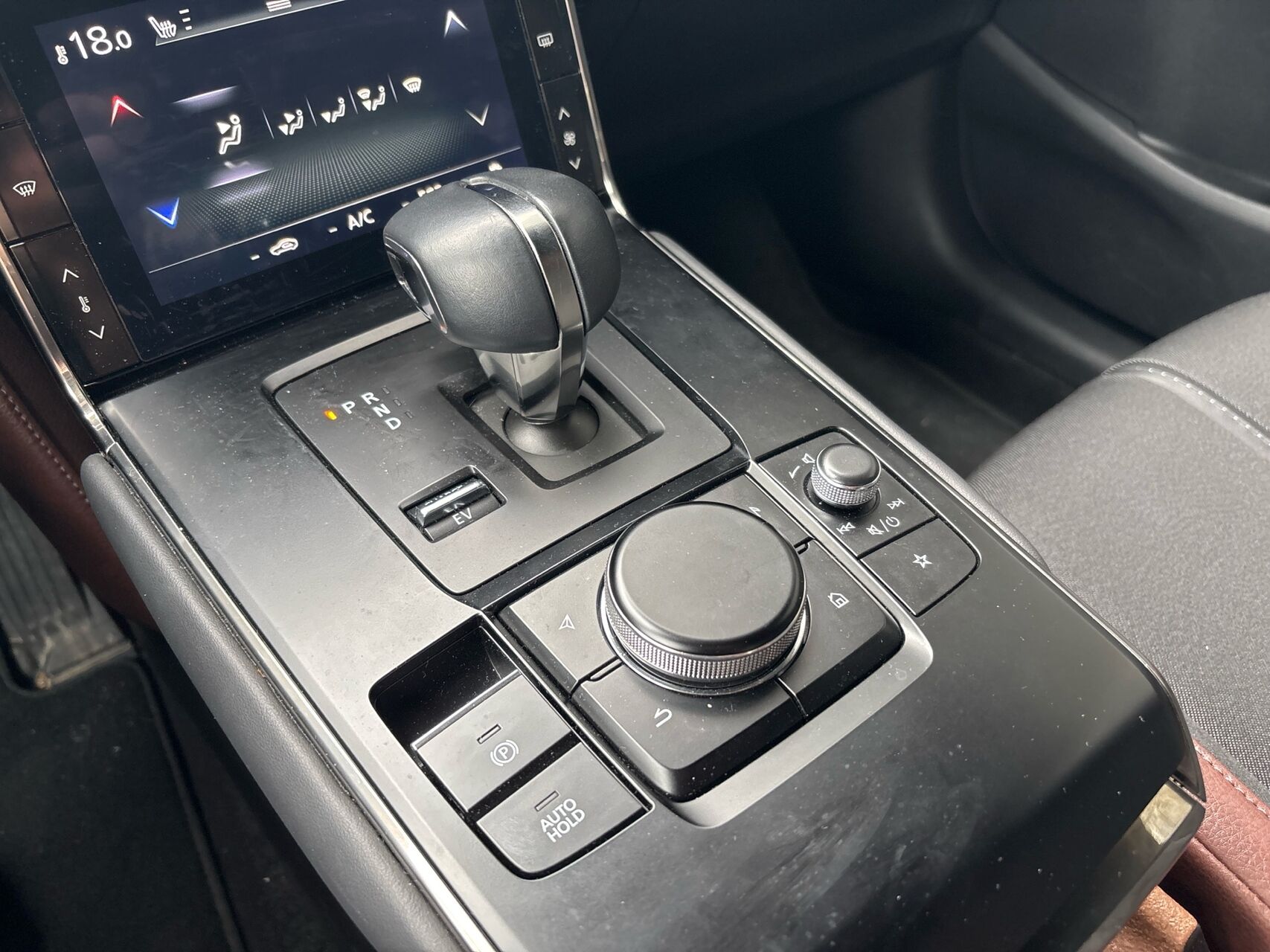 Billede af Mazda MX-30 0,8 e-Skyactiv R-EV  Plugin-hybrid Advance 170HK 5d Trinl. Gear