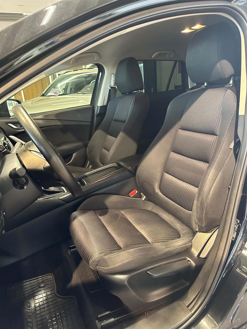 Billede af Mazda 6 2,2 Skyactiv-D Core Business 150HK Stc 6g Aut.
