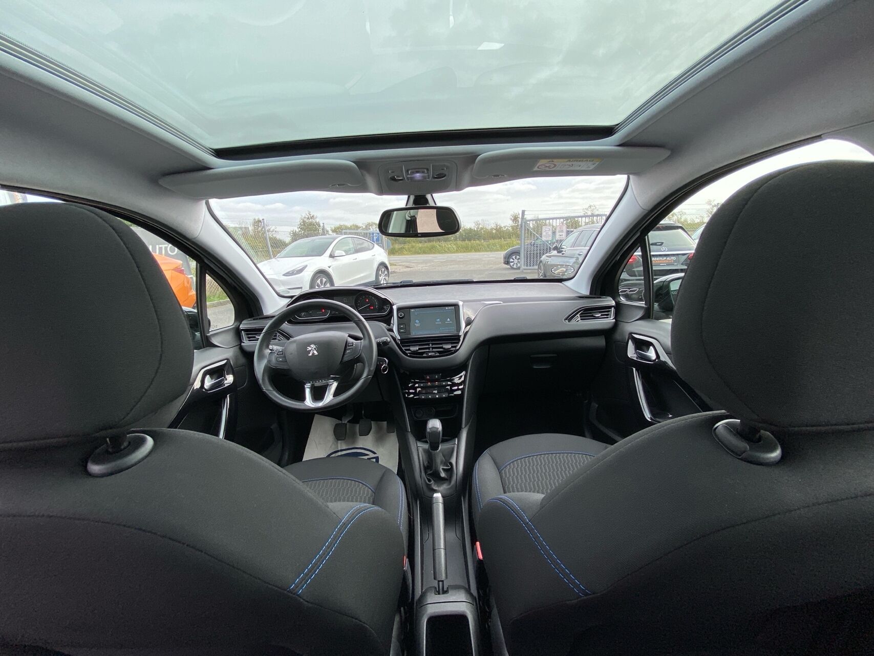 Billede af Peugeot 208 1,2 PureTech Selection Sky 82HK 5d