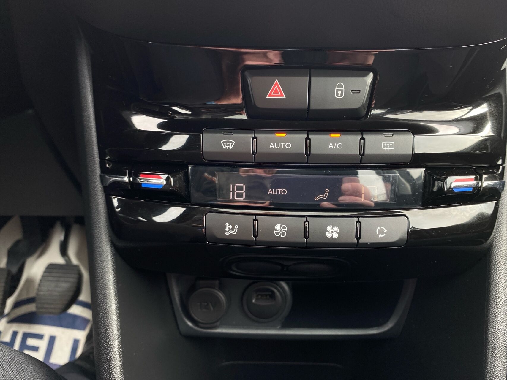 Billede af Peugeot 208 1,2 PureTech Selection Sky 82HK 5d