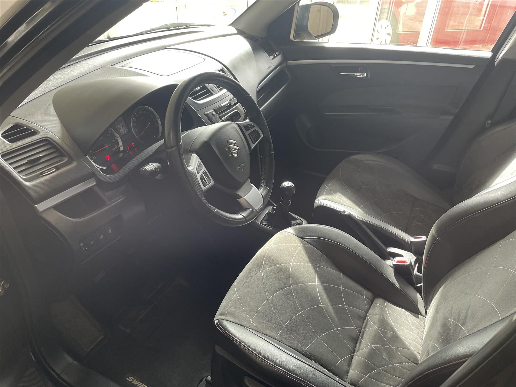 Billede af Suzuki Swift 1,2 Dualjet 16V Style 90HK 5d