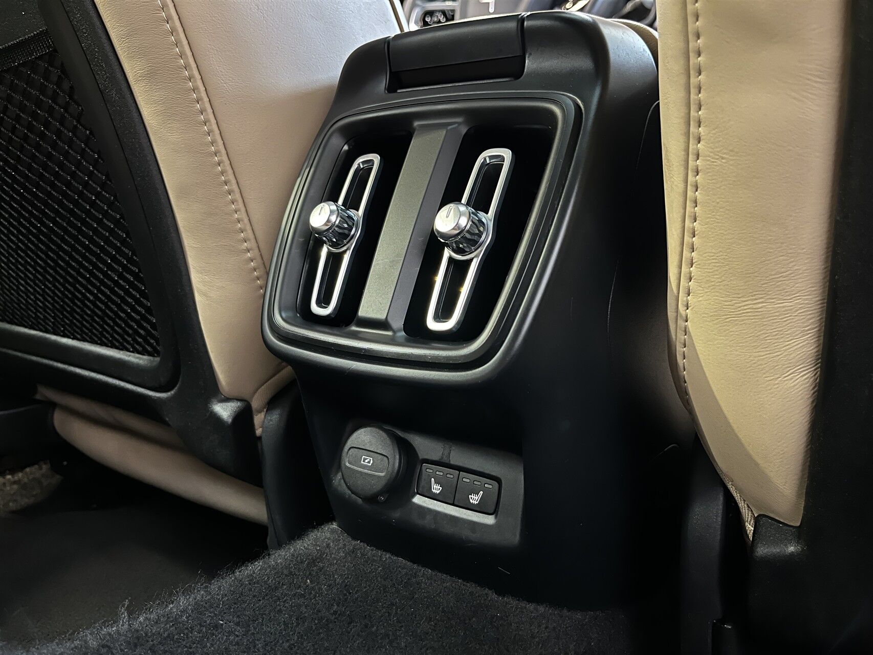 Billede af Polestar 2 EL Intro Dual motor AWD 408HK 5d Aut.