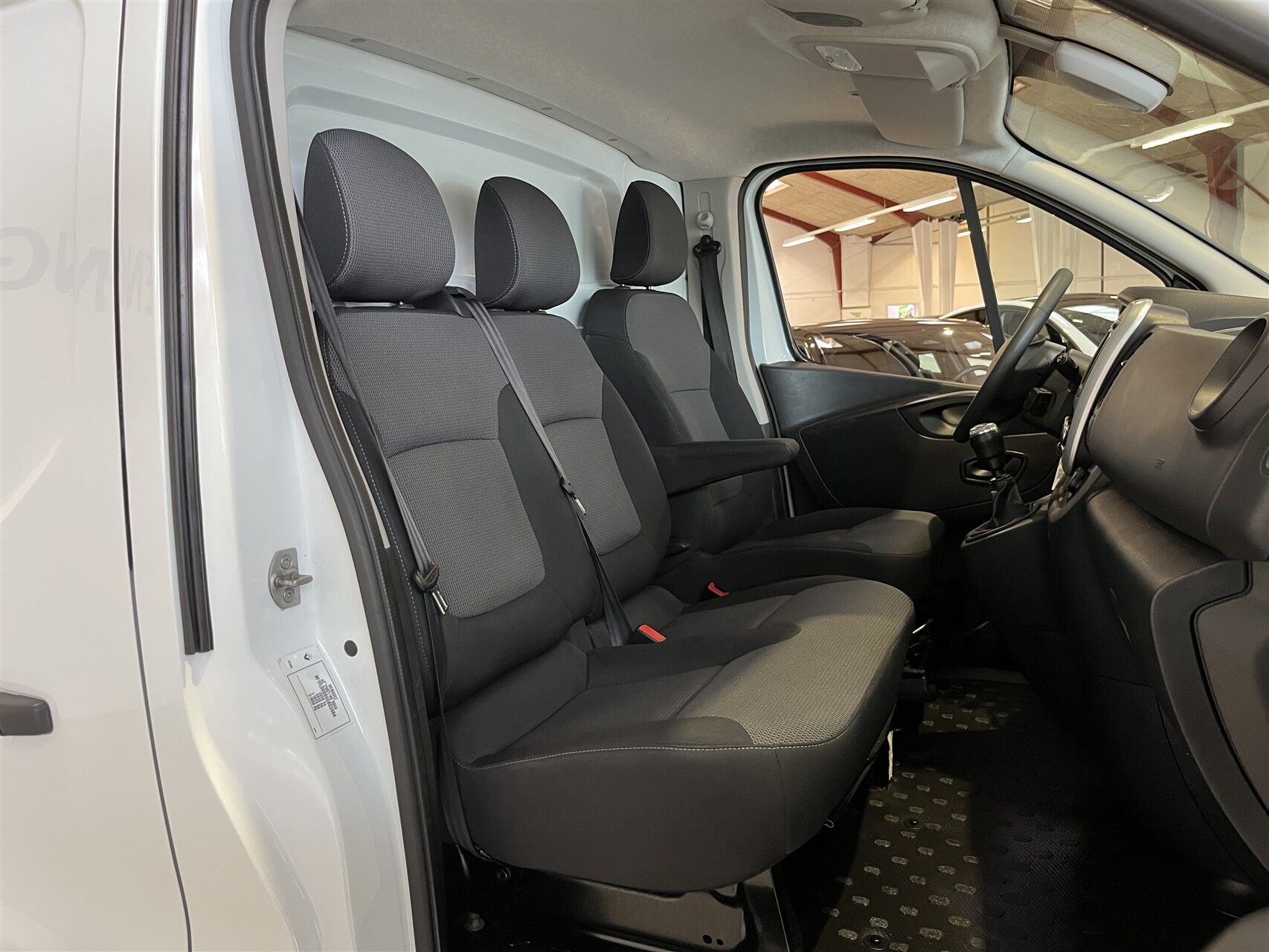 Billede af Renault Trafic T29 L2H1 2,0 DCI 120HK Van 6g