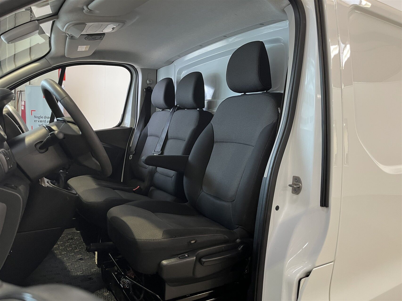 Billede af Renault Trafic T29 L2H1 2,0 DCI 120HK Van 6g