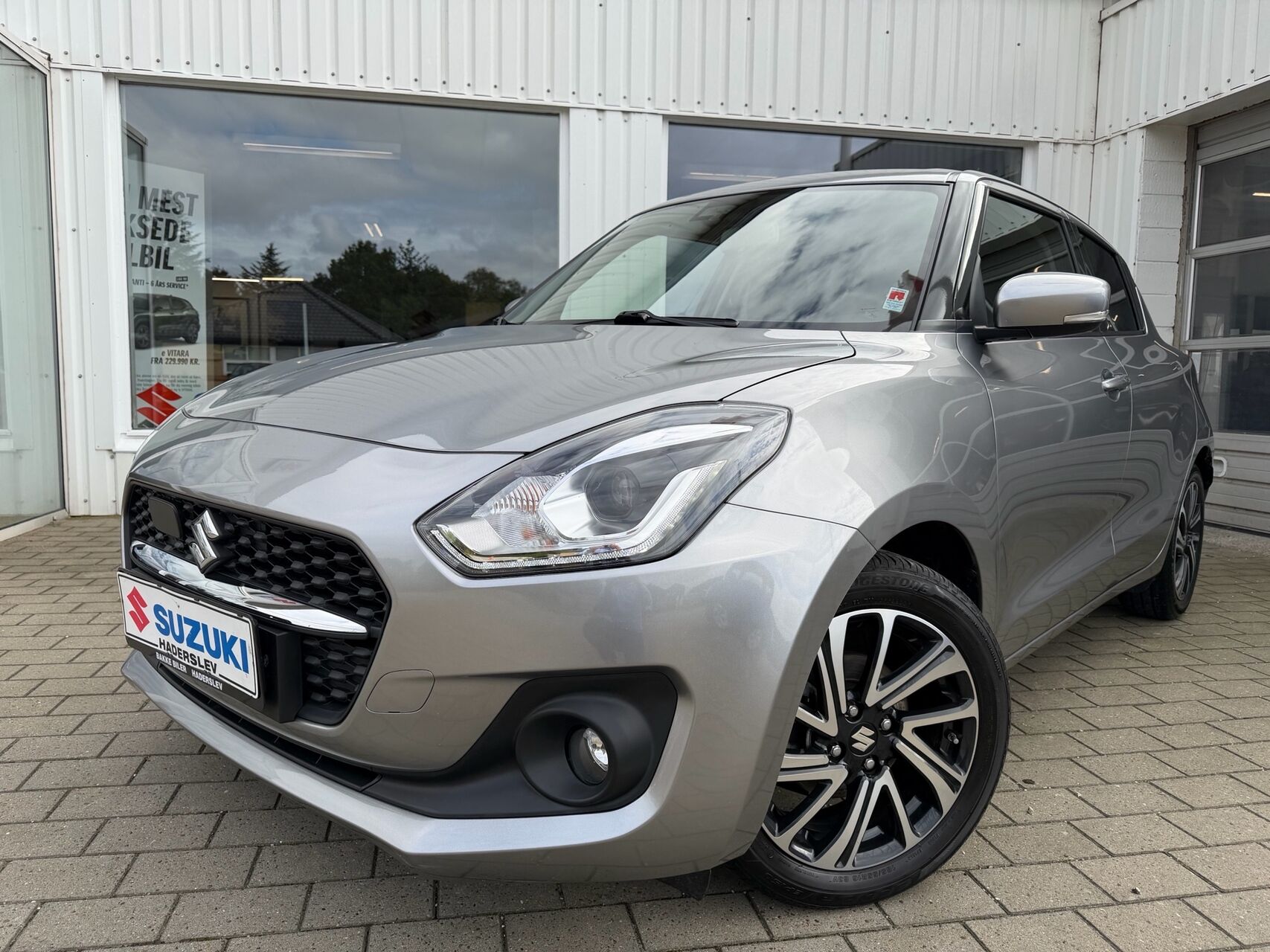 Billede af Suzuki Swift 1,2 Dualjet  Mild hybrid Exclusive AEB CVT 83HK 5d Trinl. Gear