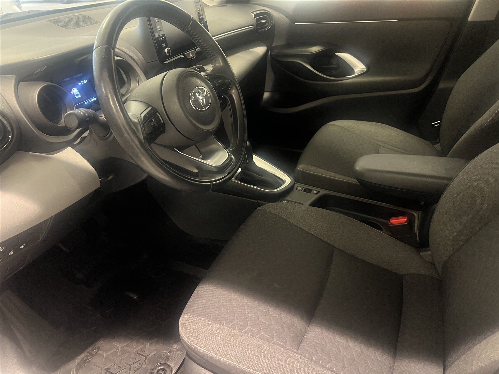 Billede af Toyota Yaris Cross 1,5 Hybrid Active 116HK 5d Trinl. Gear