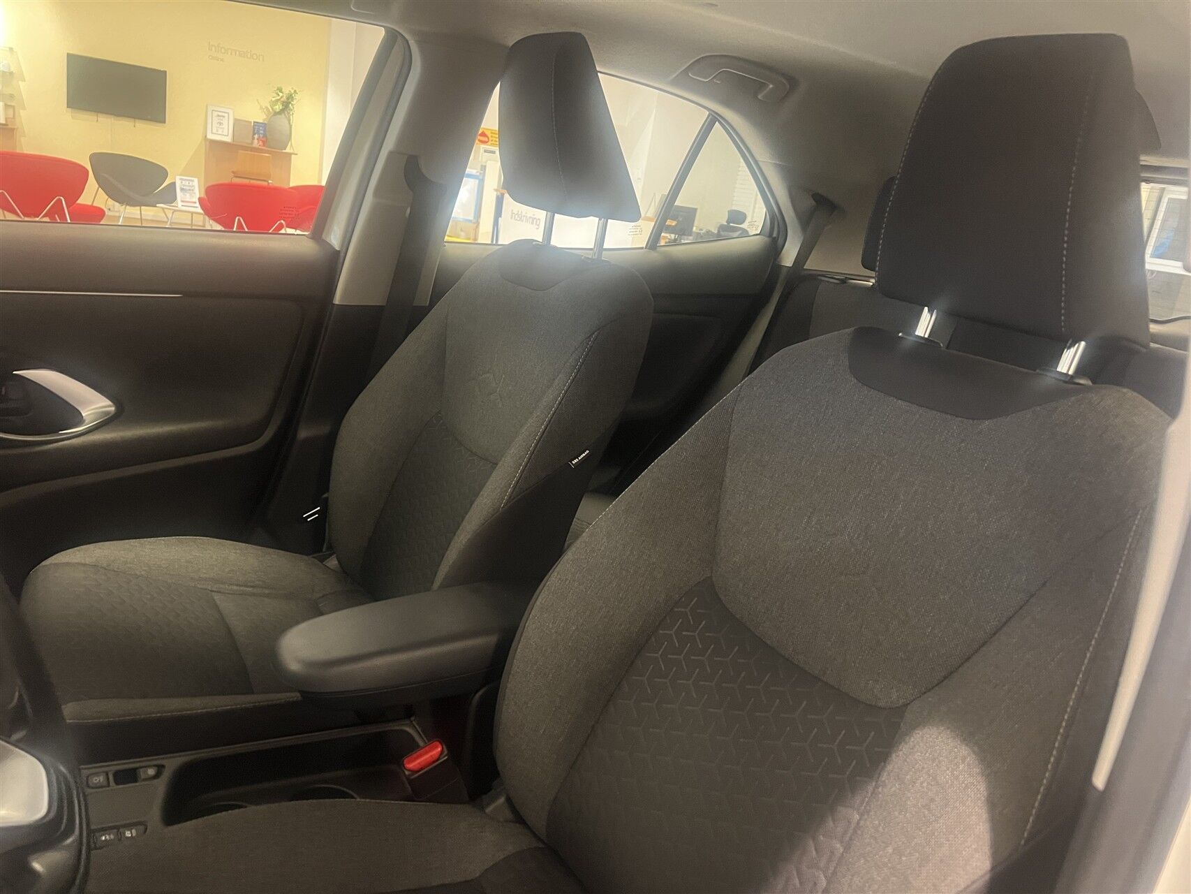 Billede af Toyota Yaris Cross 1,5 Hybrid Active 116HK 5d Trinl. Gear