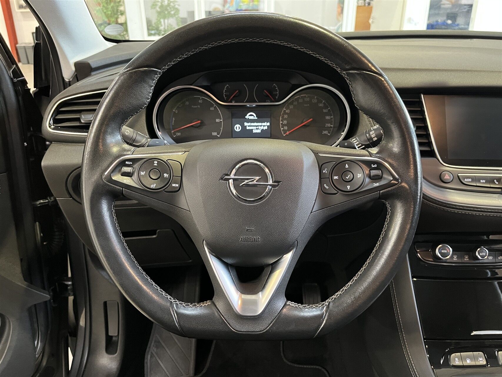 Billede af Opel Grandland X 1,6 PHEV  Plugin-hybrid Ultimate AWD 300HK 5d 8g Aut.