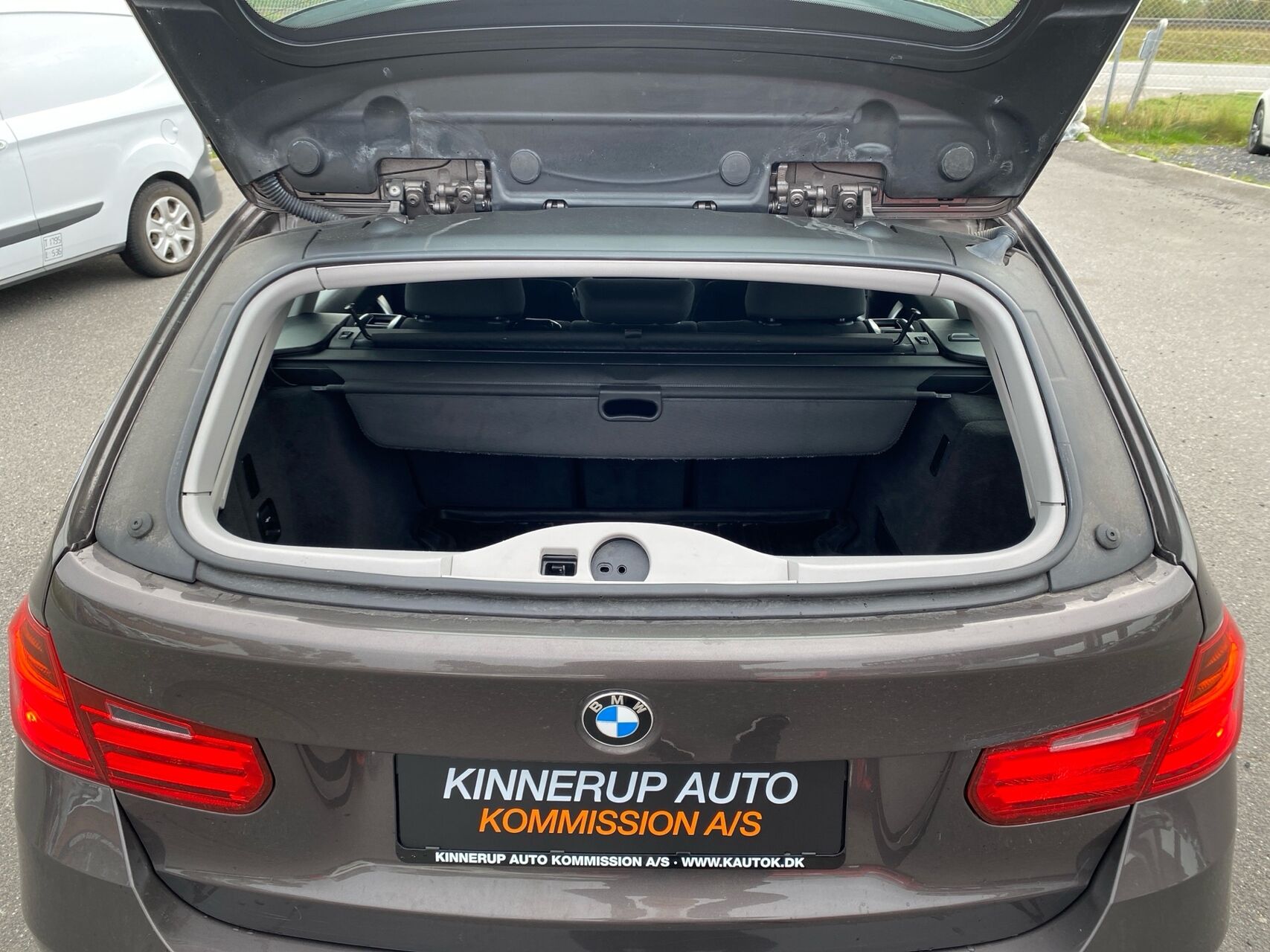 Billede af BMW 318d Touring 2,0 D 143HK Stc 6g