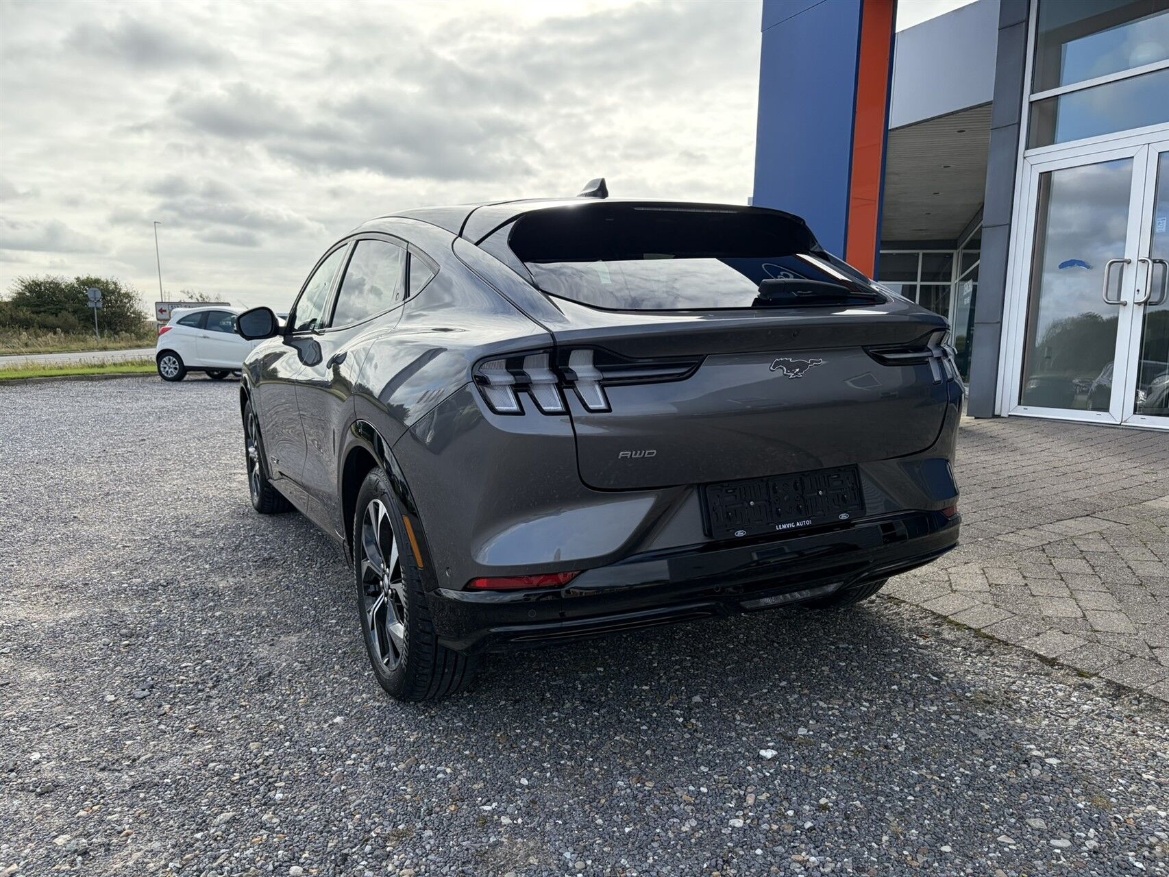 Billede af Ford Mustang Mach-E EL UR Premium AWD 351HK 5d Aut.