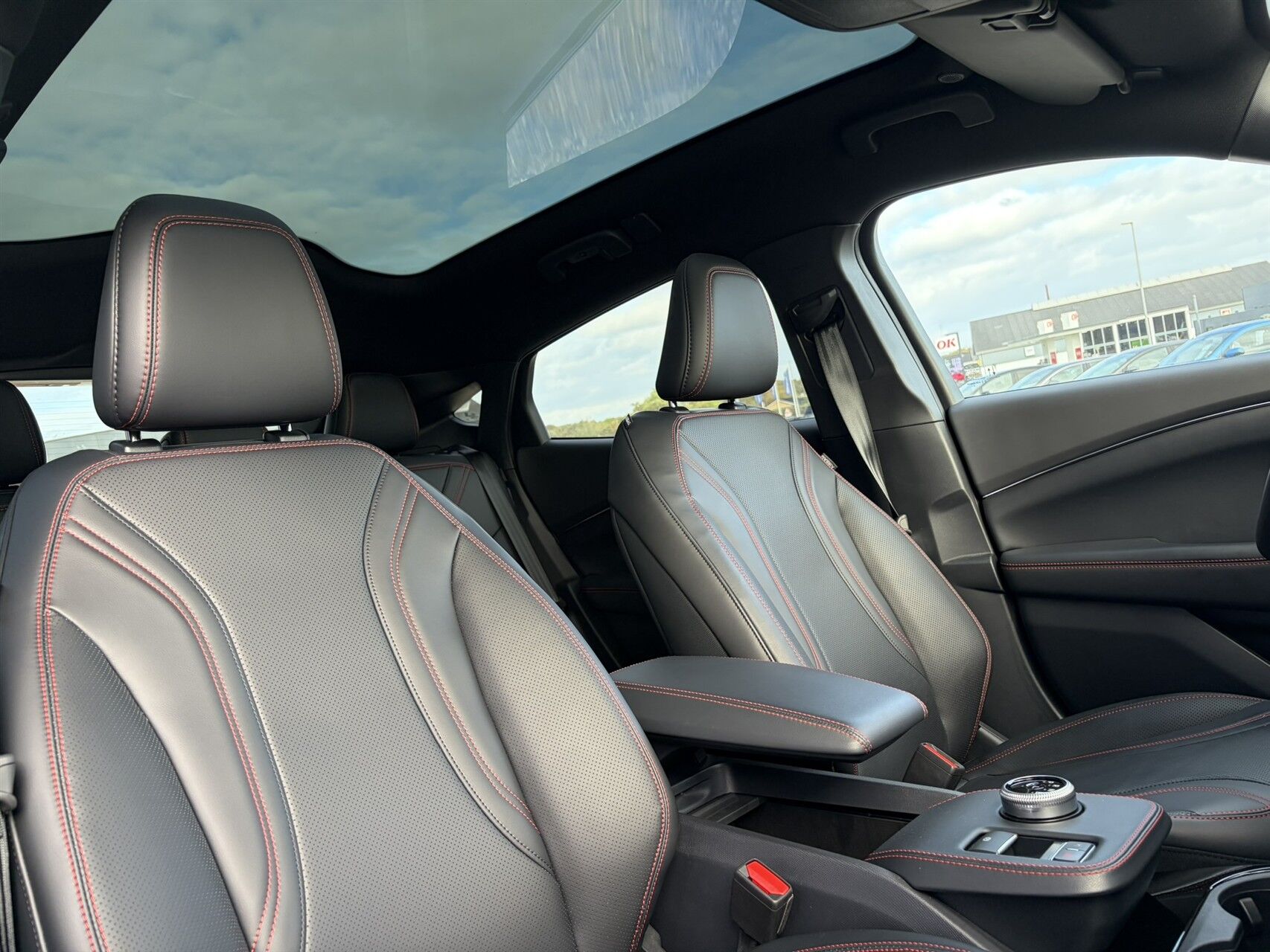 Billede af Ford Mustang Mach-E EL UR Premium AWD 351HK 5d Aut.