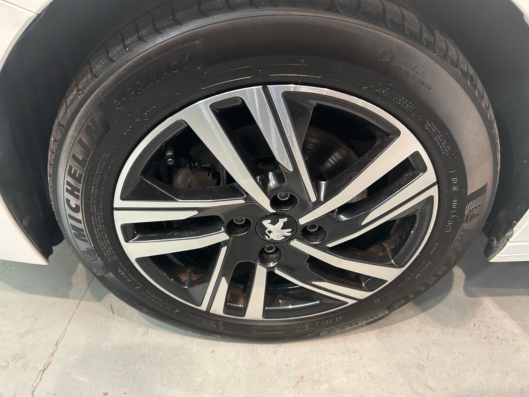 Billede af Peugeot 208 1,2 PureTech Allure 100HK 5d 6g