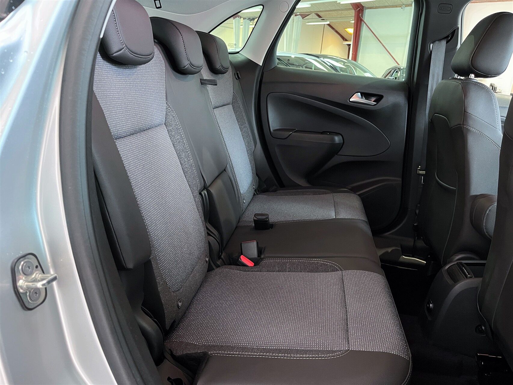 Billede af Opel Crossland 1,2 PureTech Elegance 130HK 5d 6g Aut.