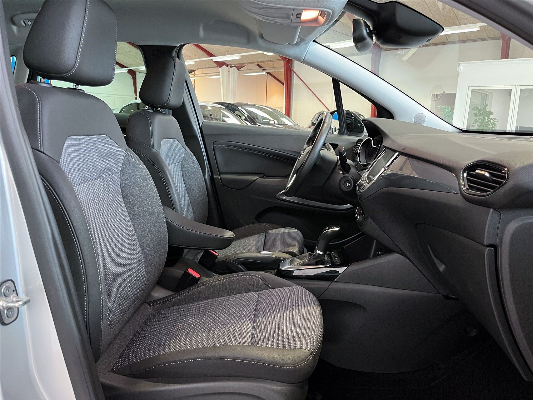 Billede af Opel Crossland 1,2 PureTech Elegance 130HK 5d 6g Aut.