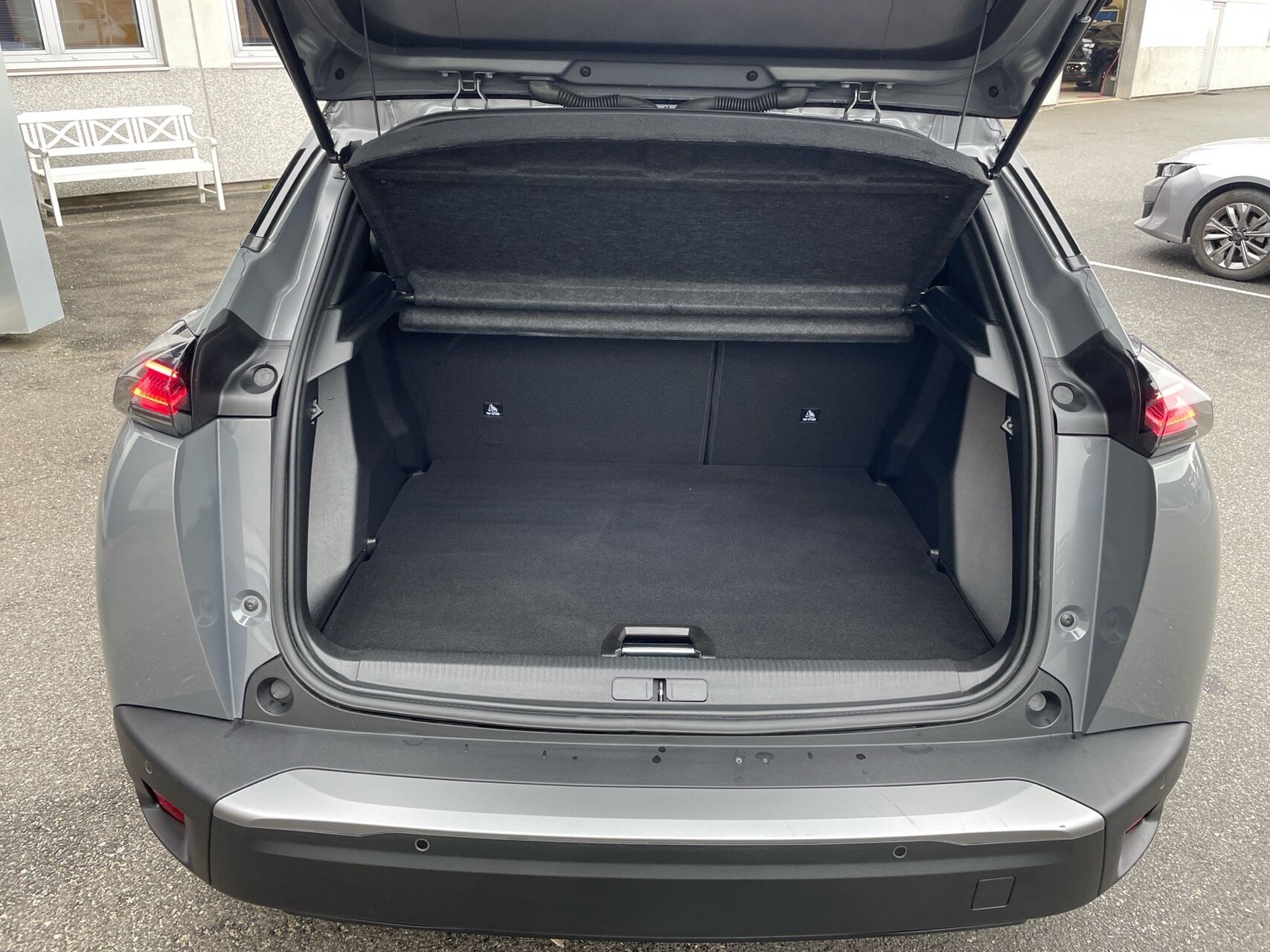 Billede af Peugeot e-2008 EL GT 156HK 5d Aut.