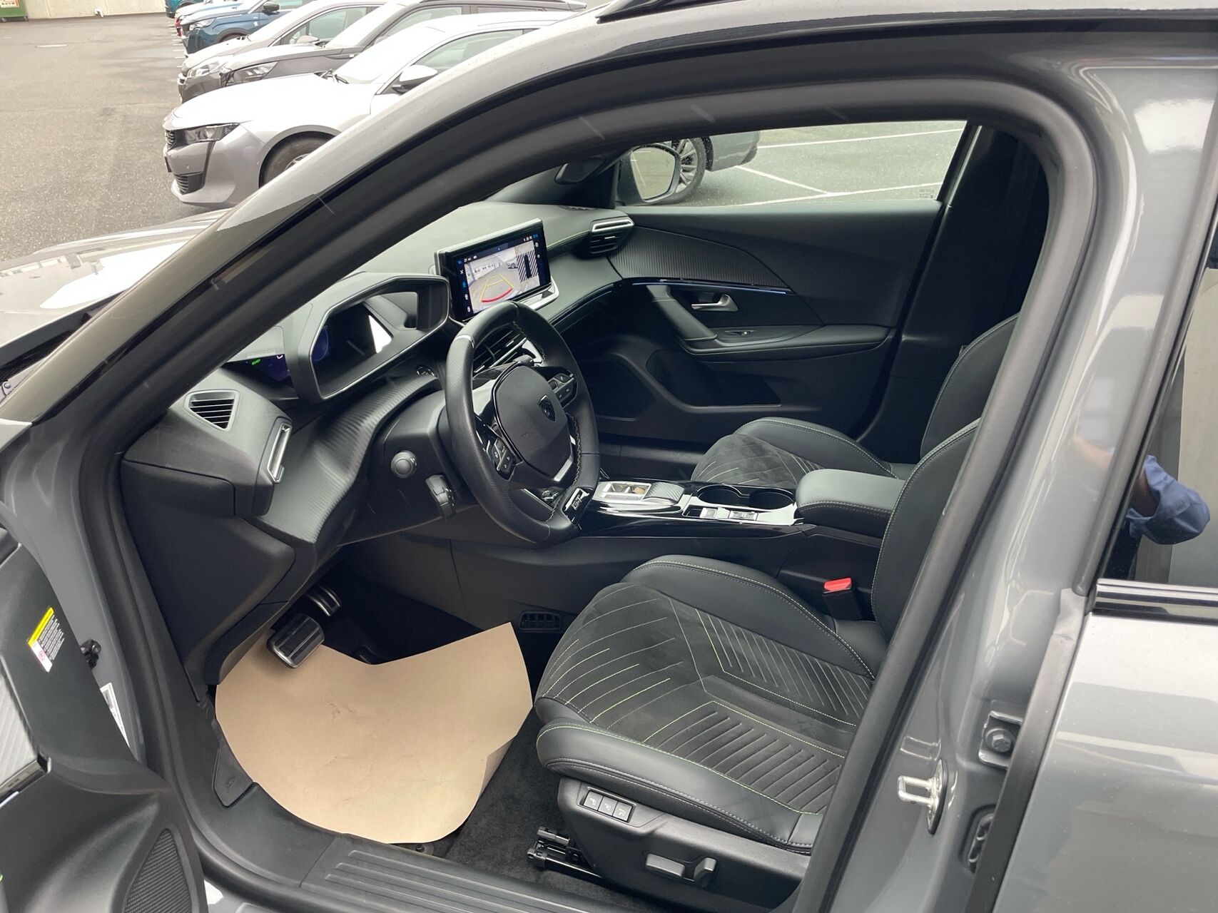 Billede af Peugeot e-2008 EL GT 156HK 5d Aut.