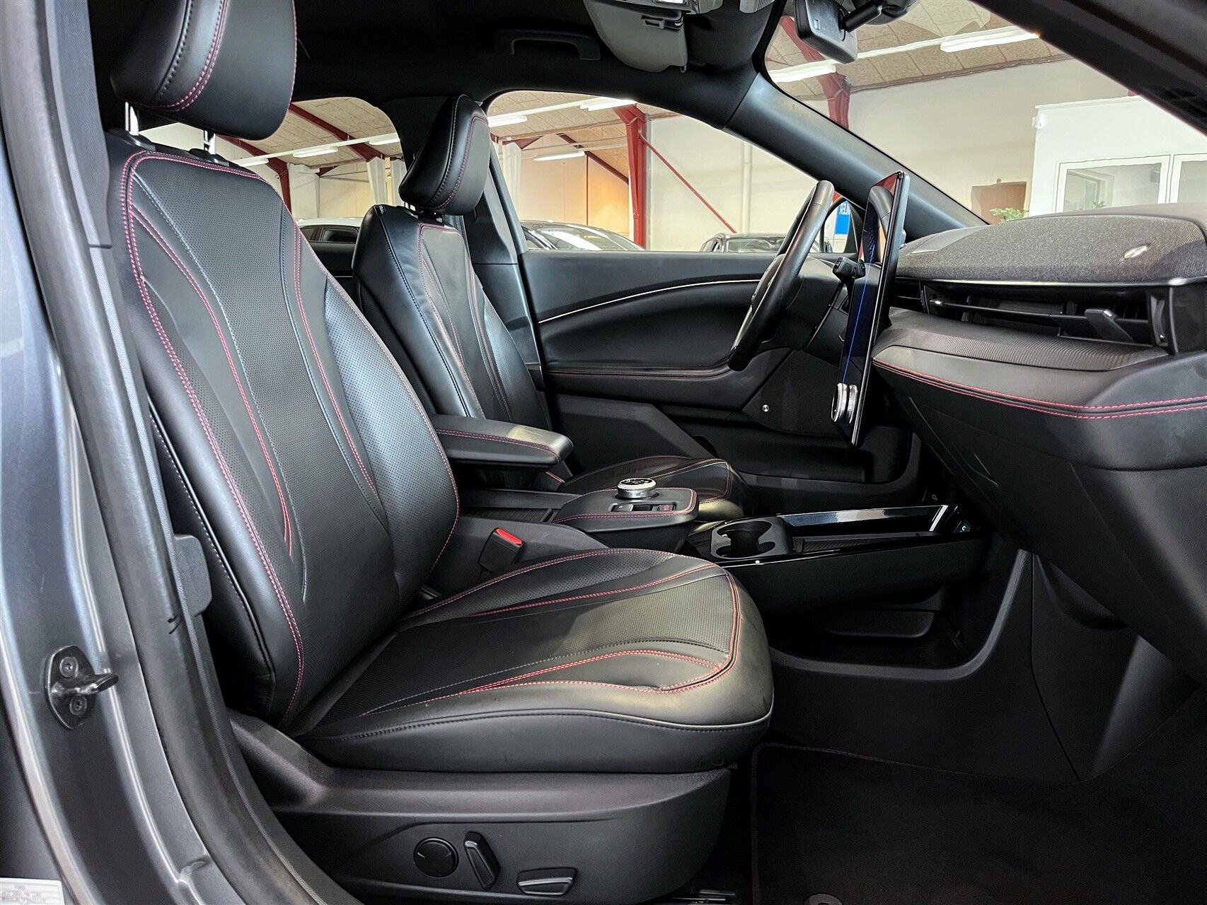 Billede af Ford Mustang Mach-E EL UR Premium 294HK 5d Aut.
