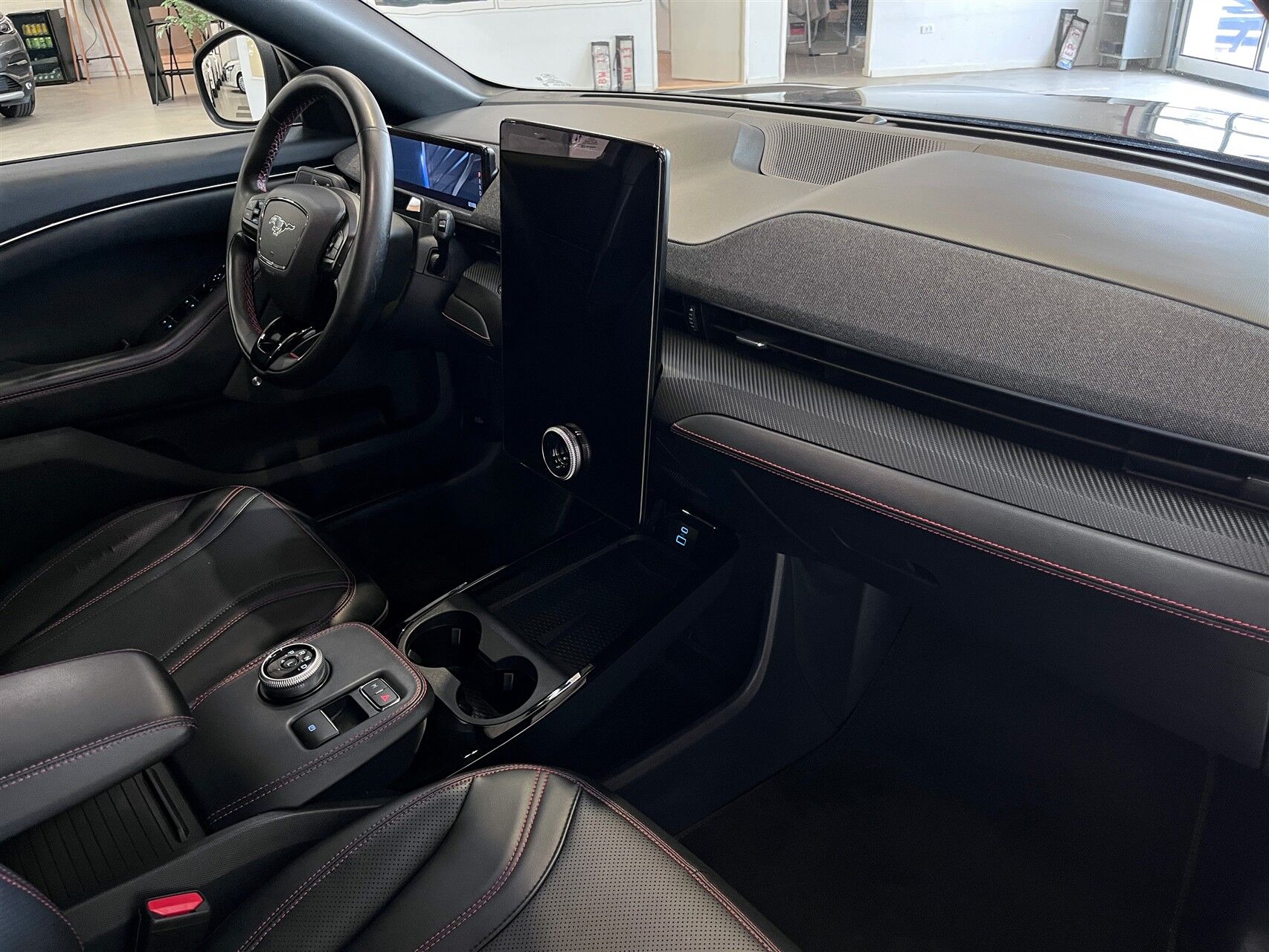 Billede af Ford Mustang Mach-E EL UR Premium 294HK 5d Aut.