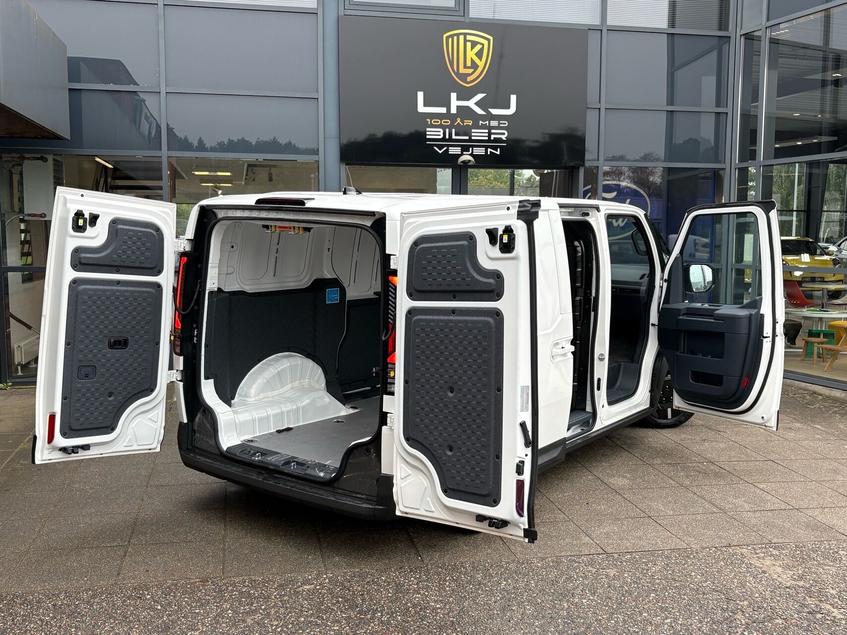 Billede af Kia PV5 Cargo L2H1 Long Range Work Pro 163HK Van Aut.