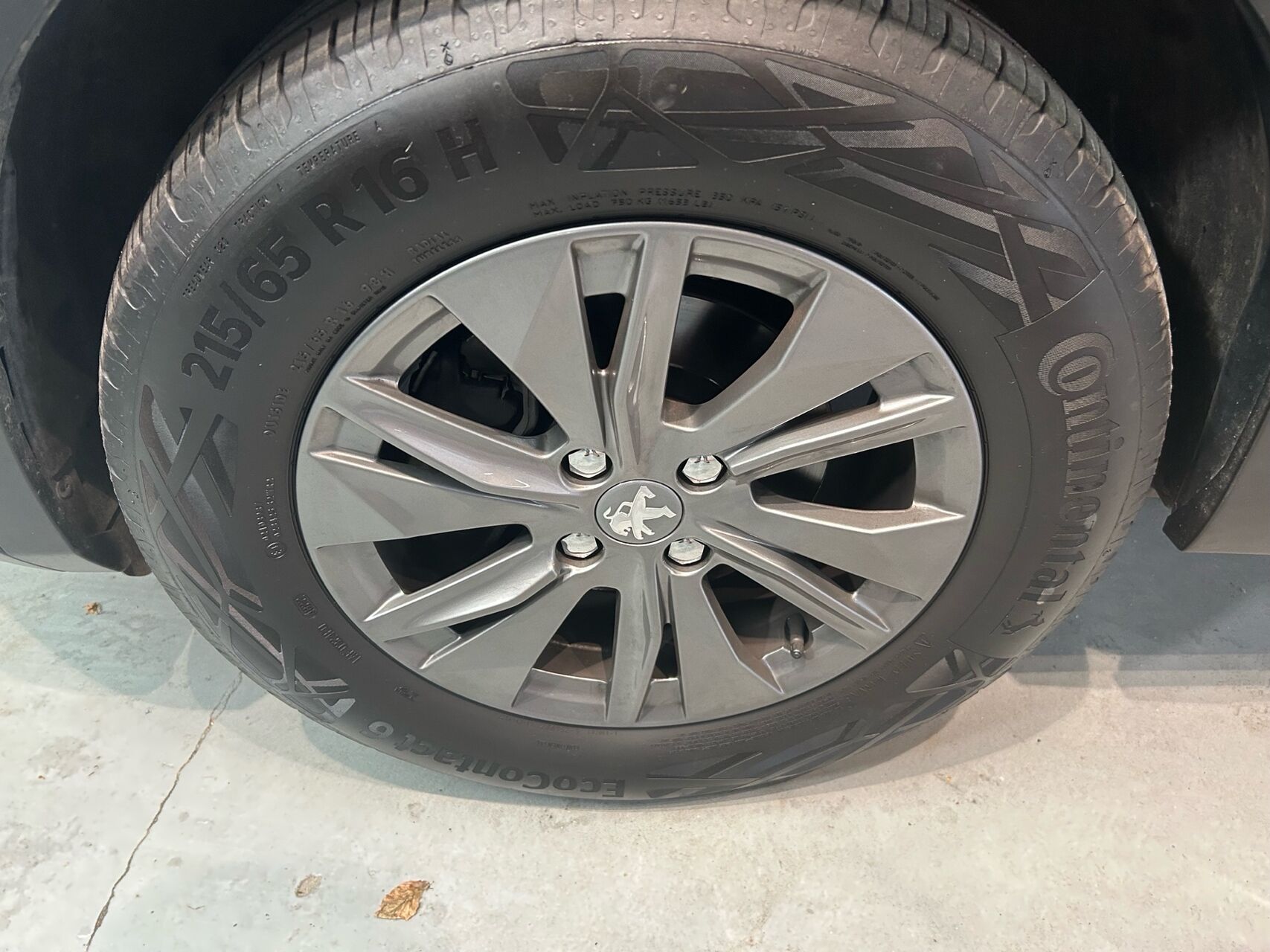 Billede af Peugeot 2008 1,2 PureTech Active Pack EAT8 130HK 5d 8g Aut.