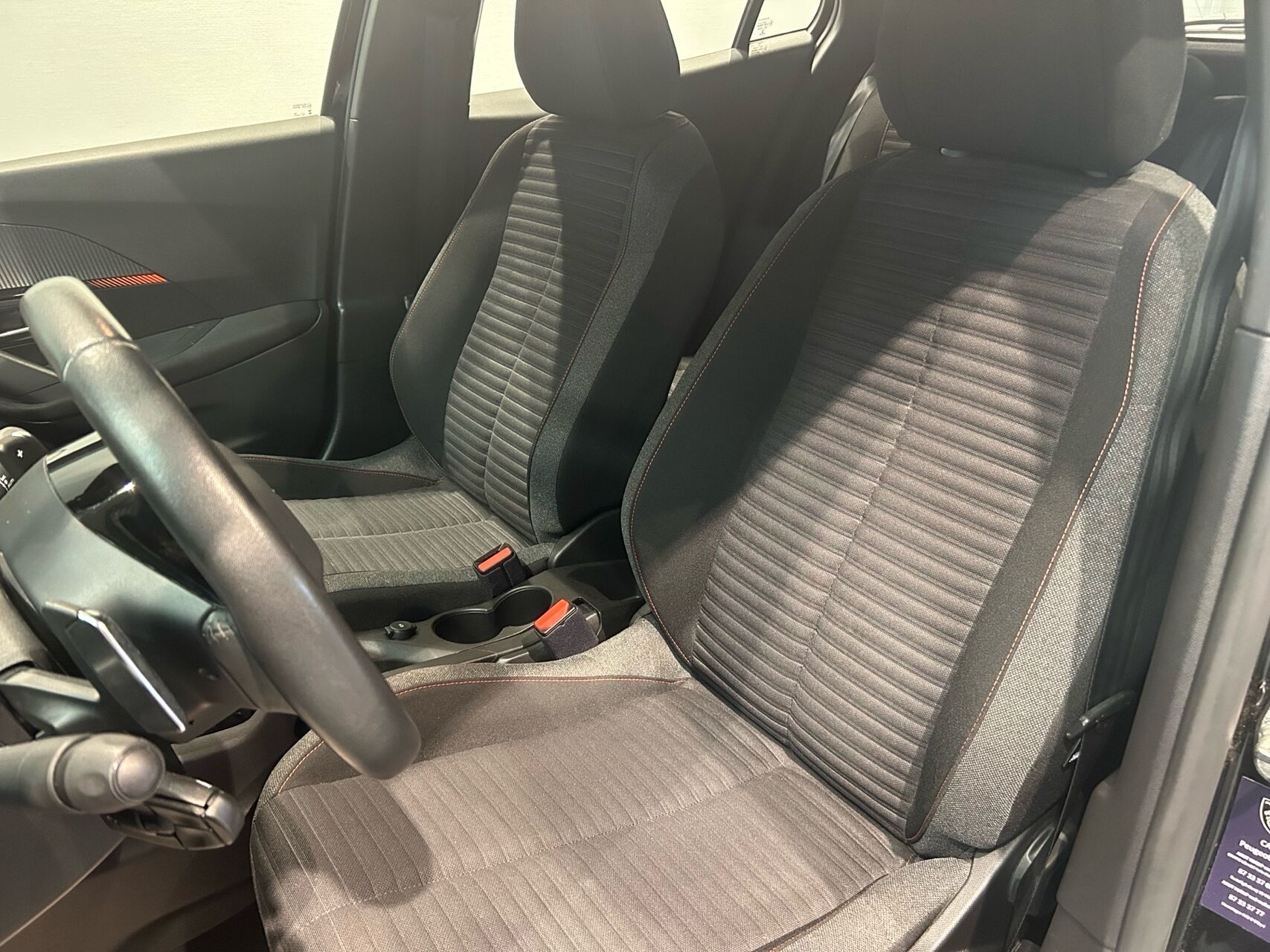 Billede af Peugeot 2008 1,2 PureTech Active Pack EAT8 130HK 5d 8g Aut.