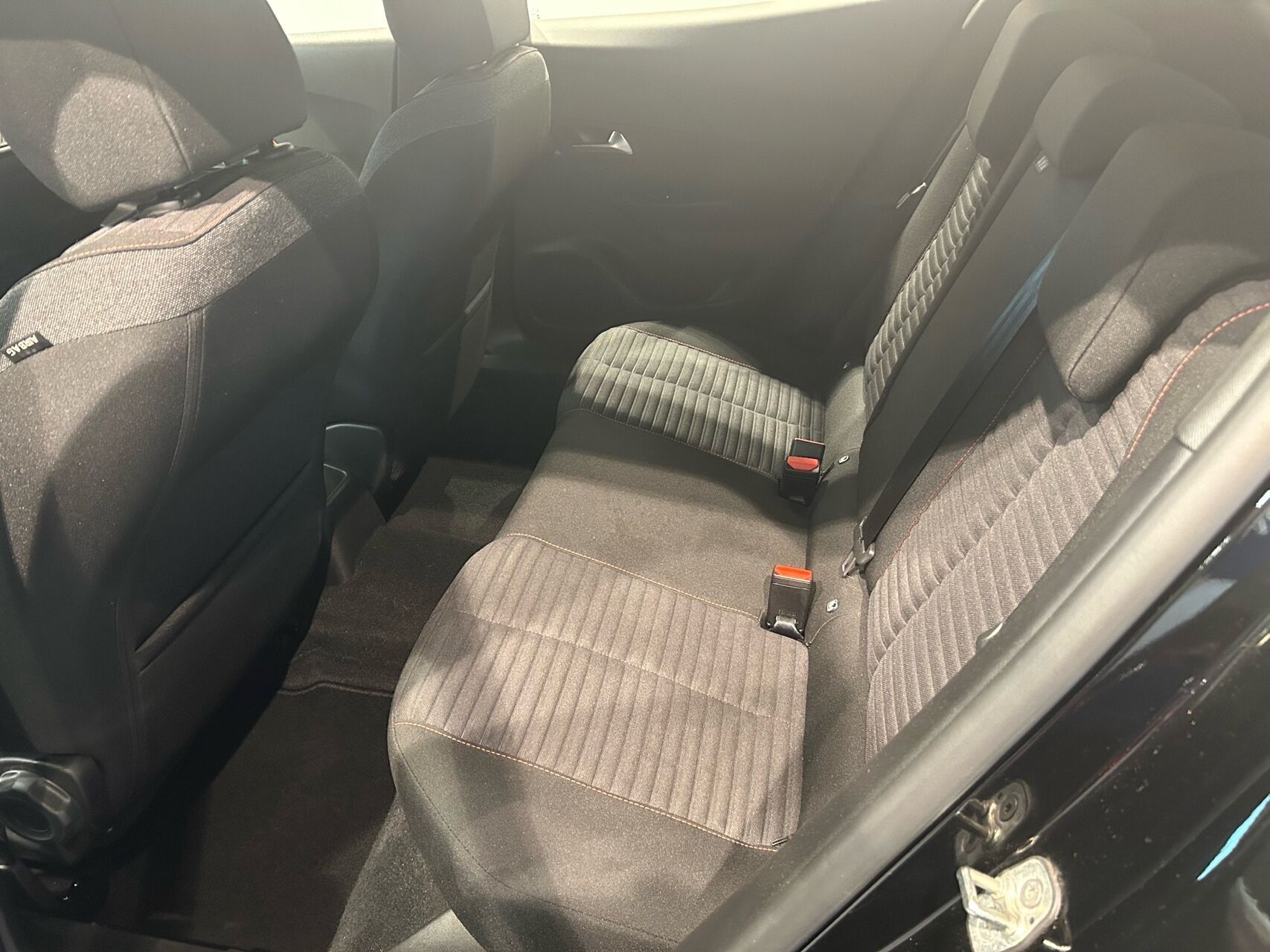 Billede af Peugeot 2008 1,2 PureTech Active Pack EAT8 130HK 5d 8g Aut.
