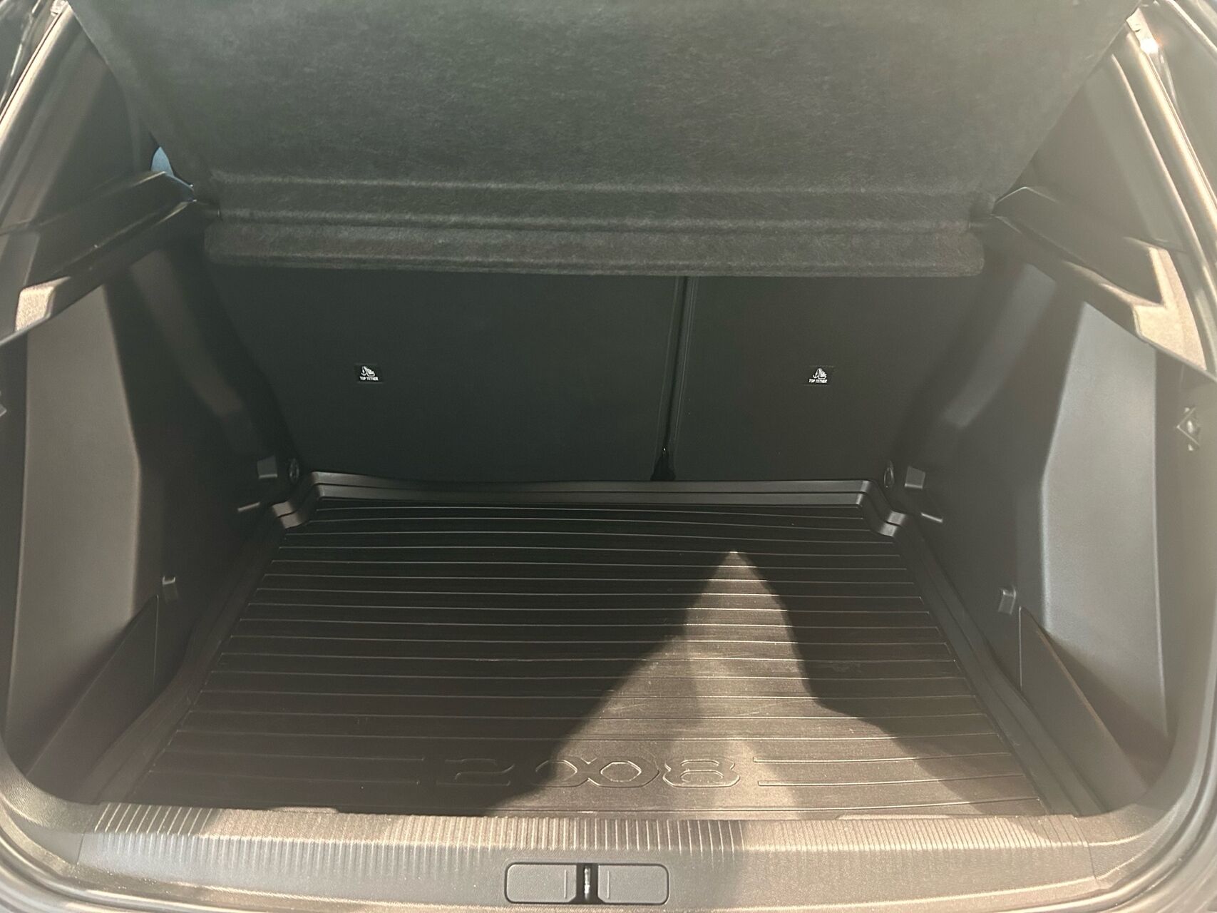 Billede af Peugeot 2008 1,2 PureTech Active Pack EAT8 130HK 5d 8g Aut.