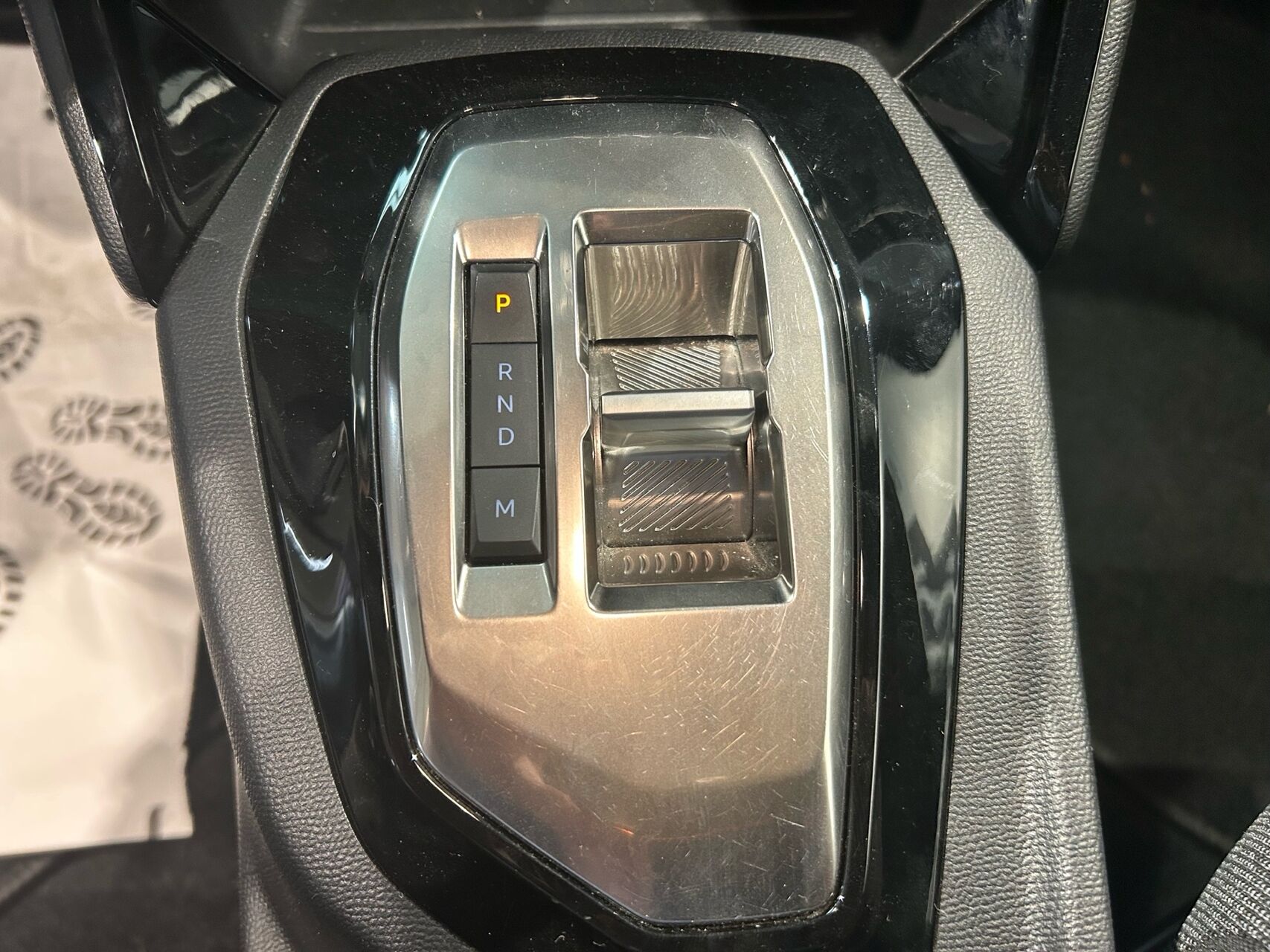 Billede af Peugeot 2008 1,2 PureTech Active Pack EAT8 130HK 5d 8g Aut.