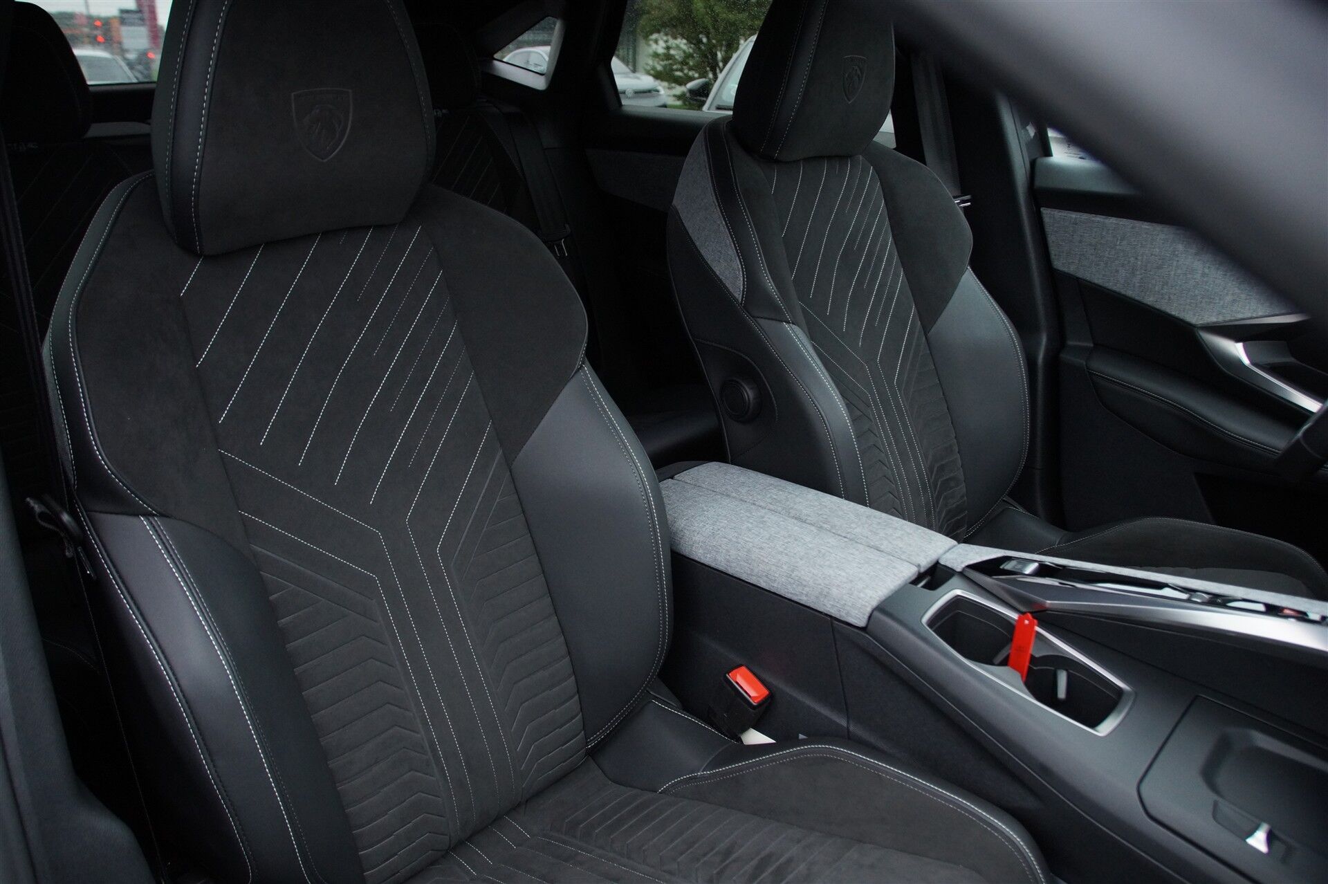 Billede af Peugeot e-3008 EL GT Pack 210HK 5d Aut.