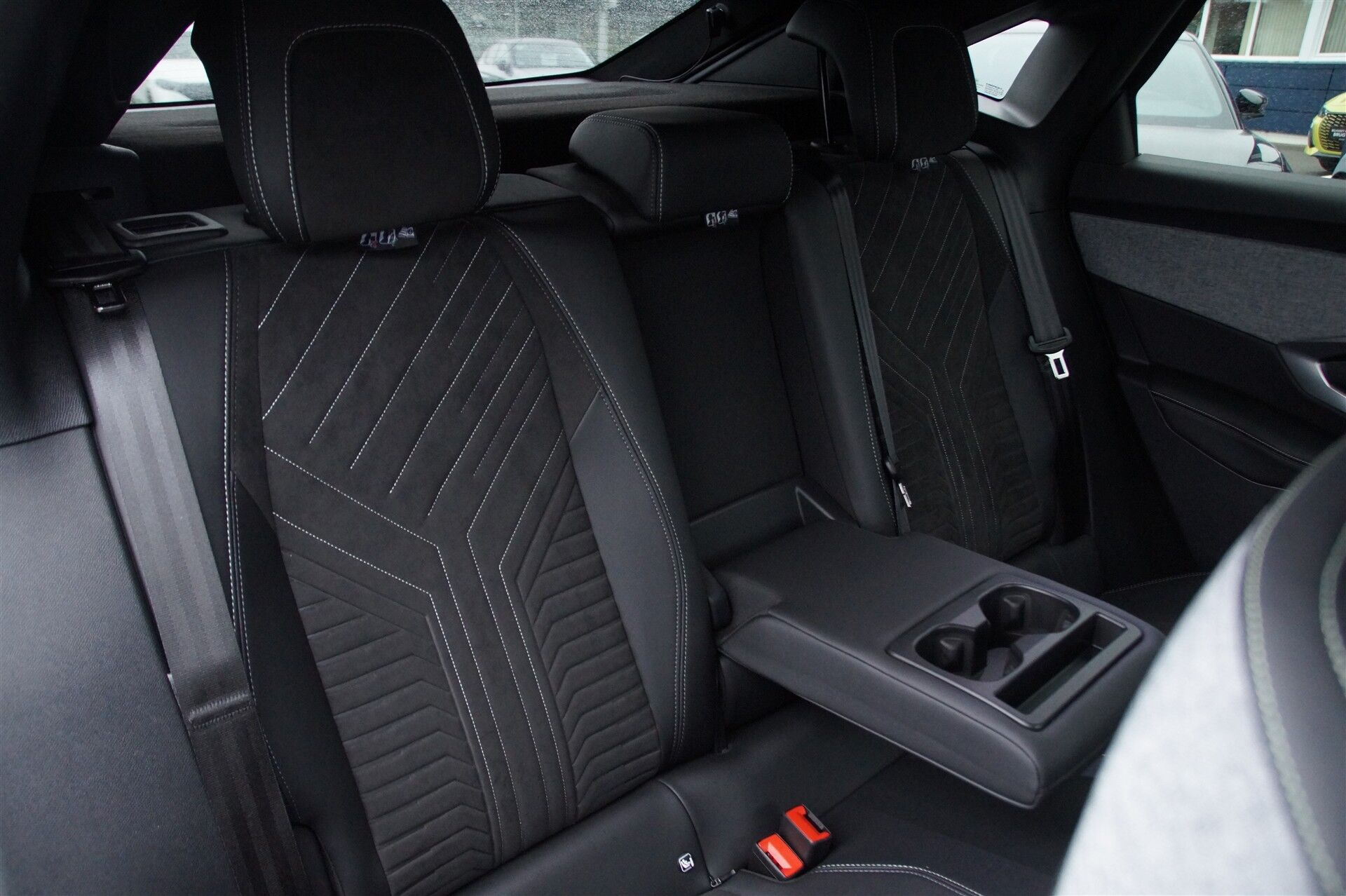 Billede af Peugeot e-3008 EL GT Pack 210HK 5d Aut.