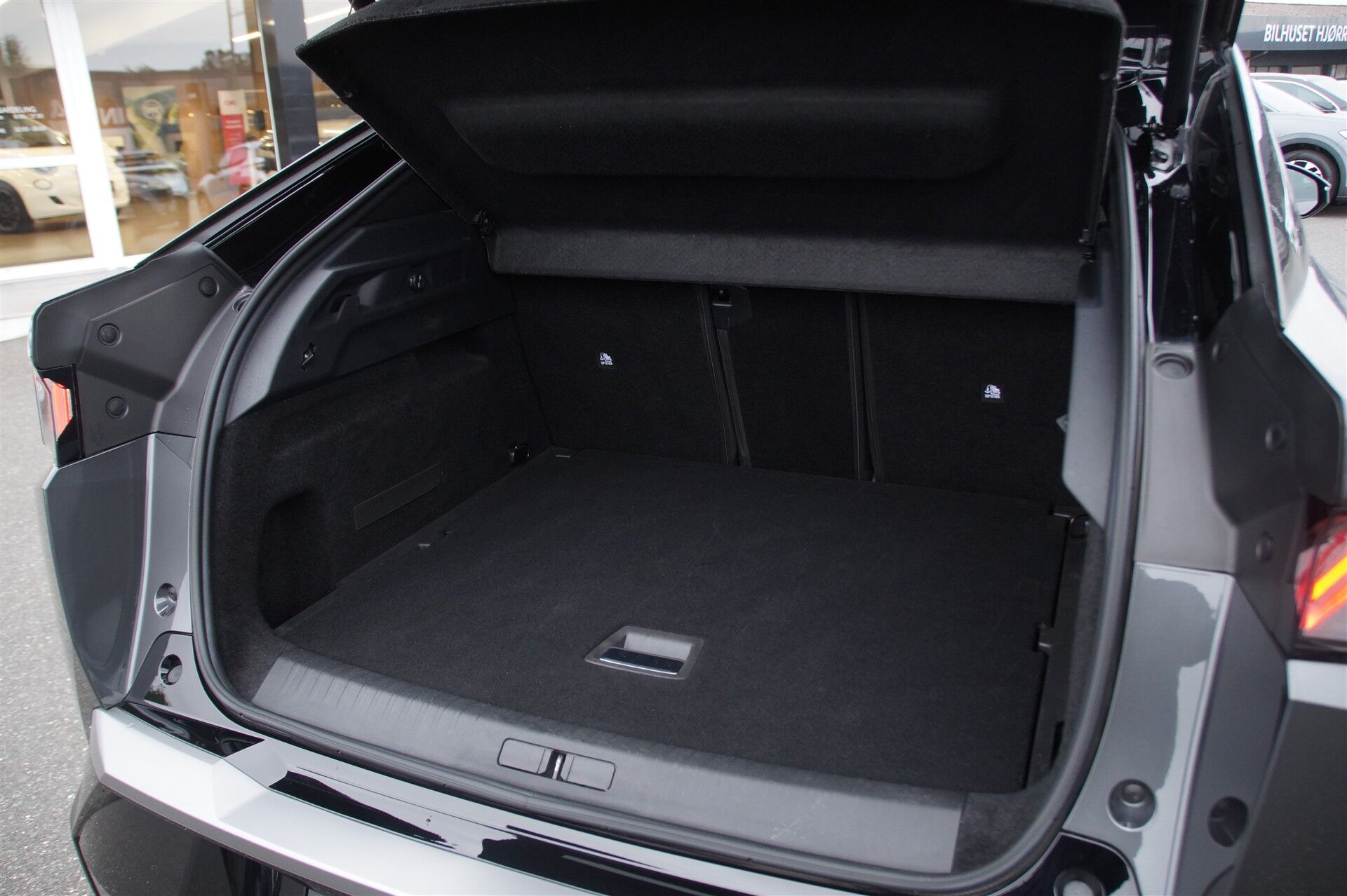Billede af Peugeot e-3008 EL GT Pack 210HK 5d Aut.