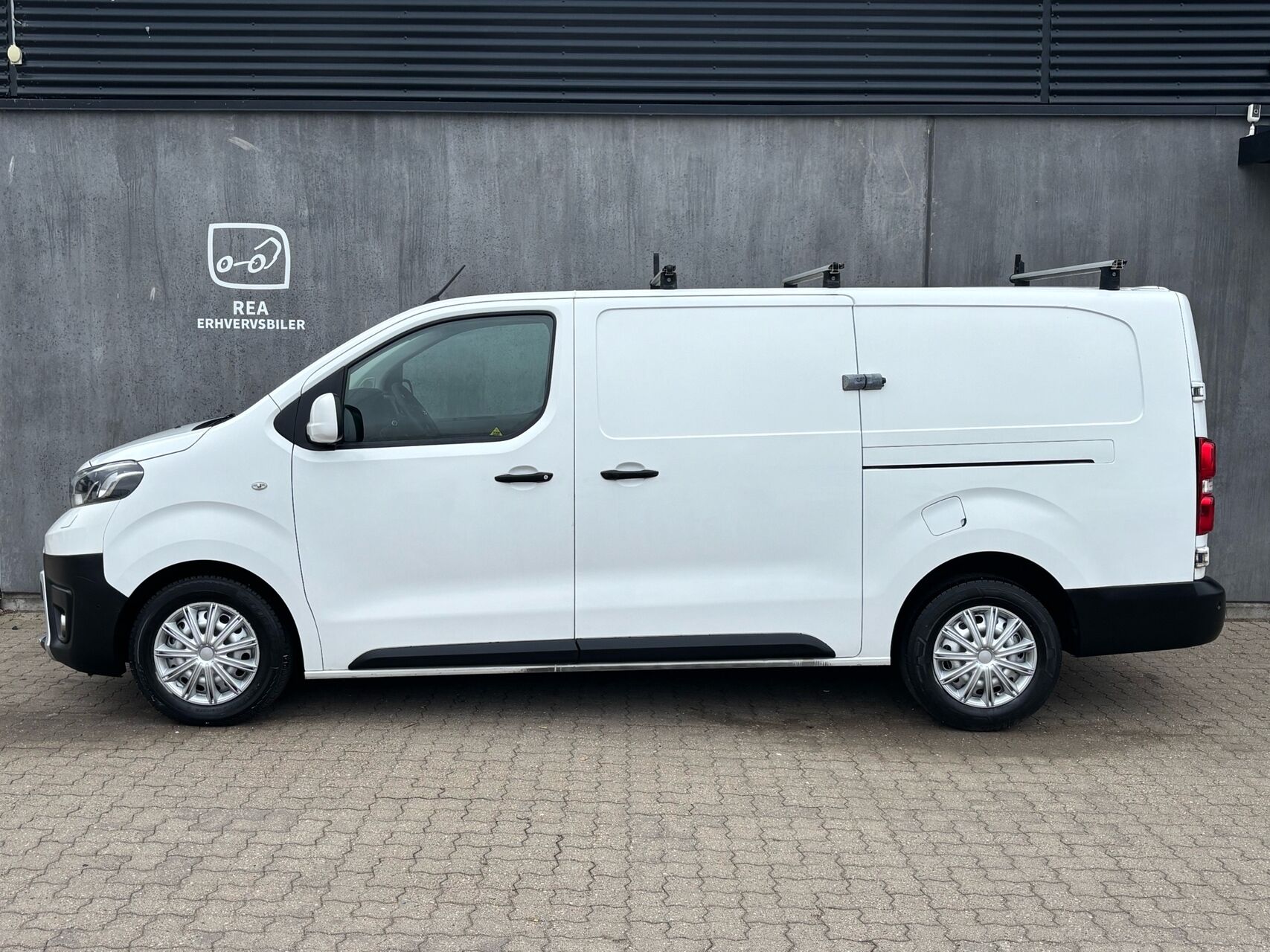 Billede af Toyota Proace Long 2,0 D Comfort Navi 120HK Van 6g