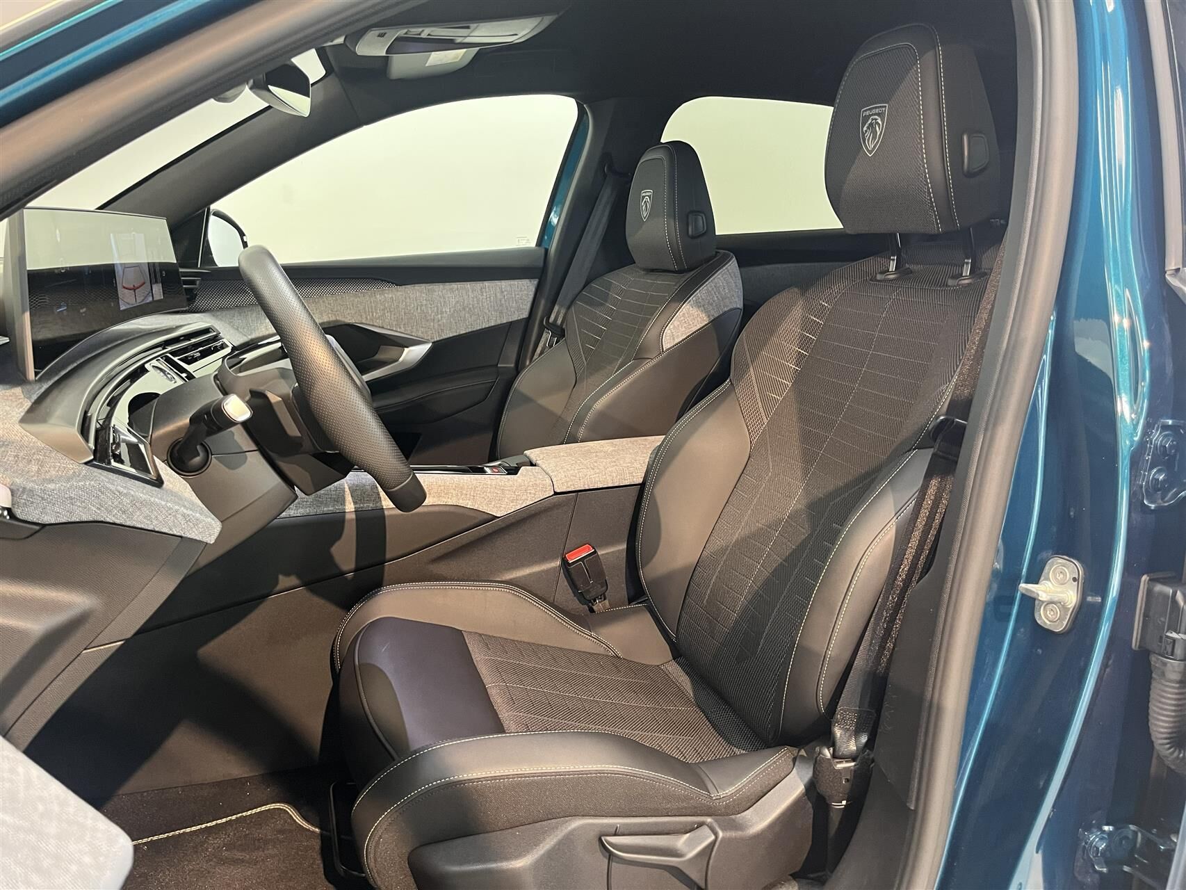 Billede af Peugeot e-3008 EL GT 210HK 5d Aut.