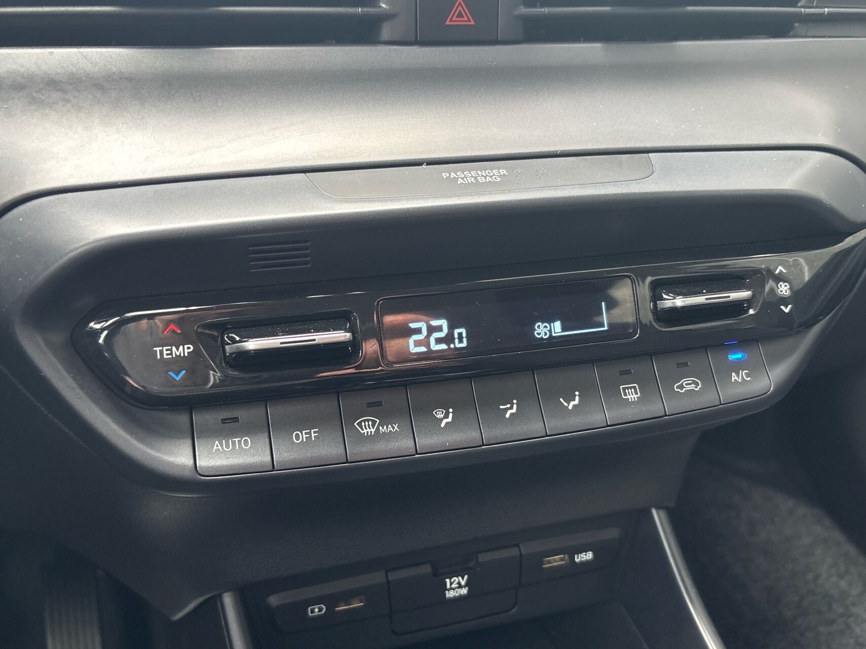 Billede af Hyundai i20 1,0 T-GDI Essential Komfort DCT 100HK 5d 7g Aut.