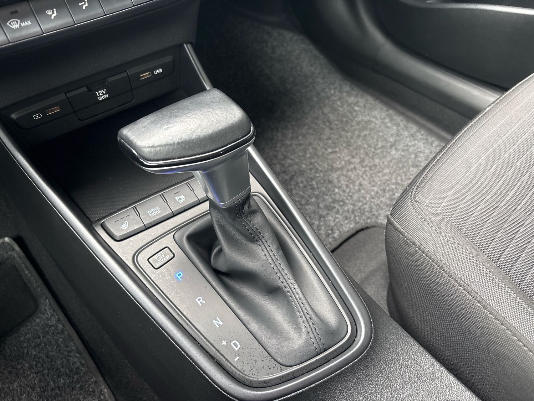 Billede af Hyundai i20 1,0 T-GDI Essential Komfort DCT 100HK 5d 7g Aut.