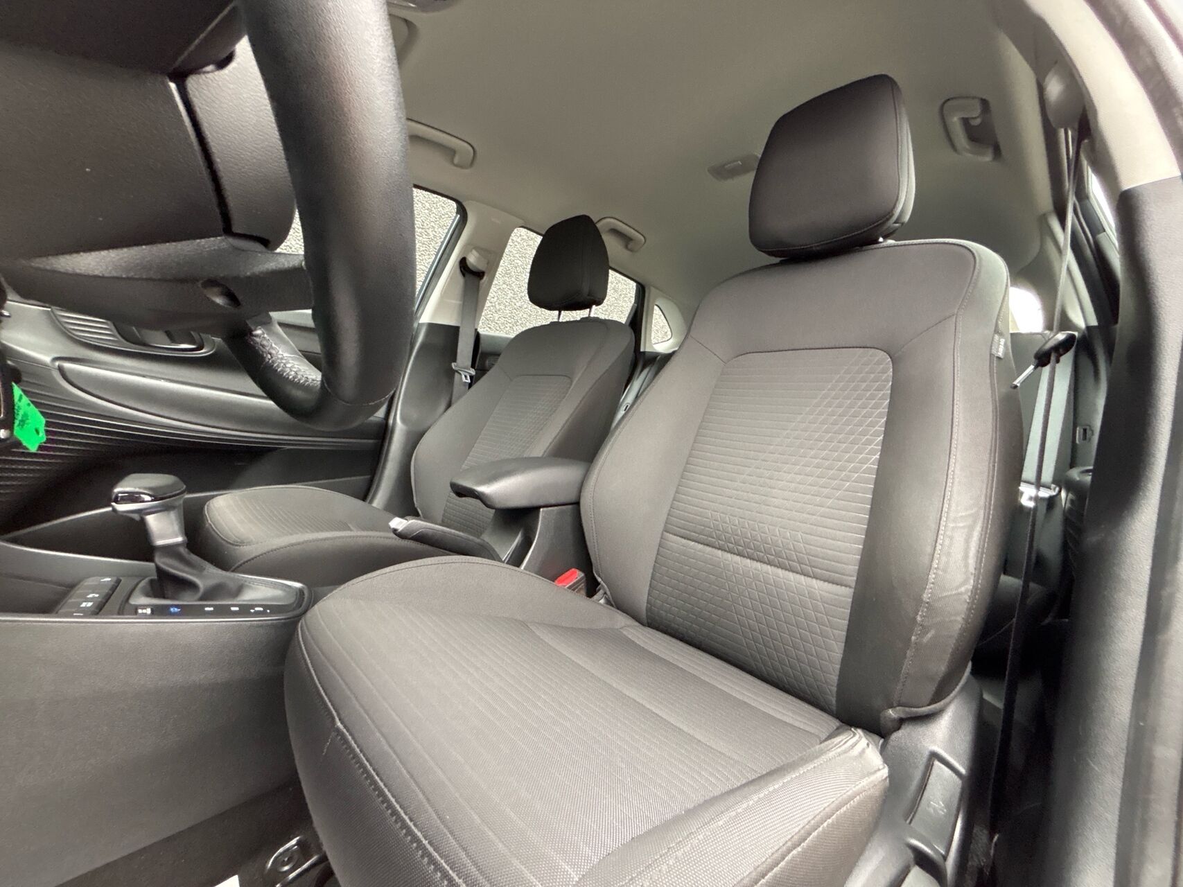 Billede af Hyundai i20 1,0 T-GDI Essential Komfort DCT 100HK 5d 7g Aut.