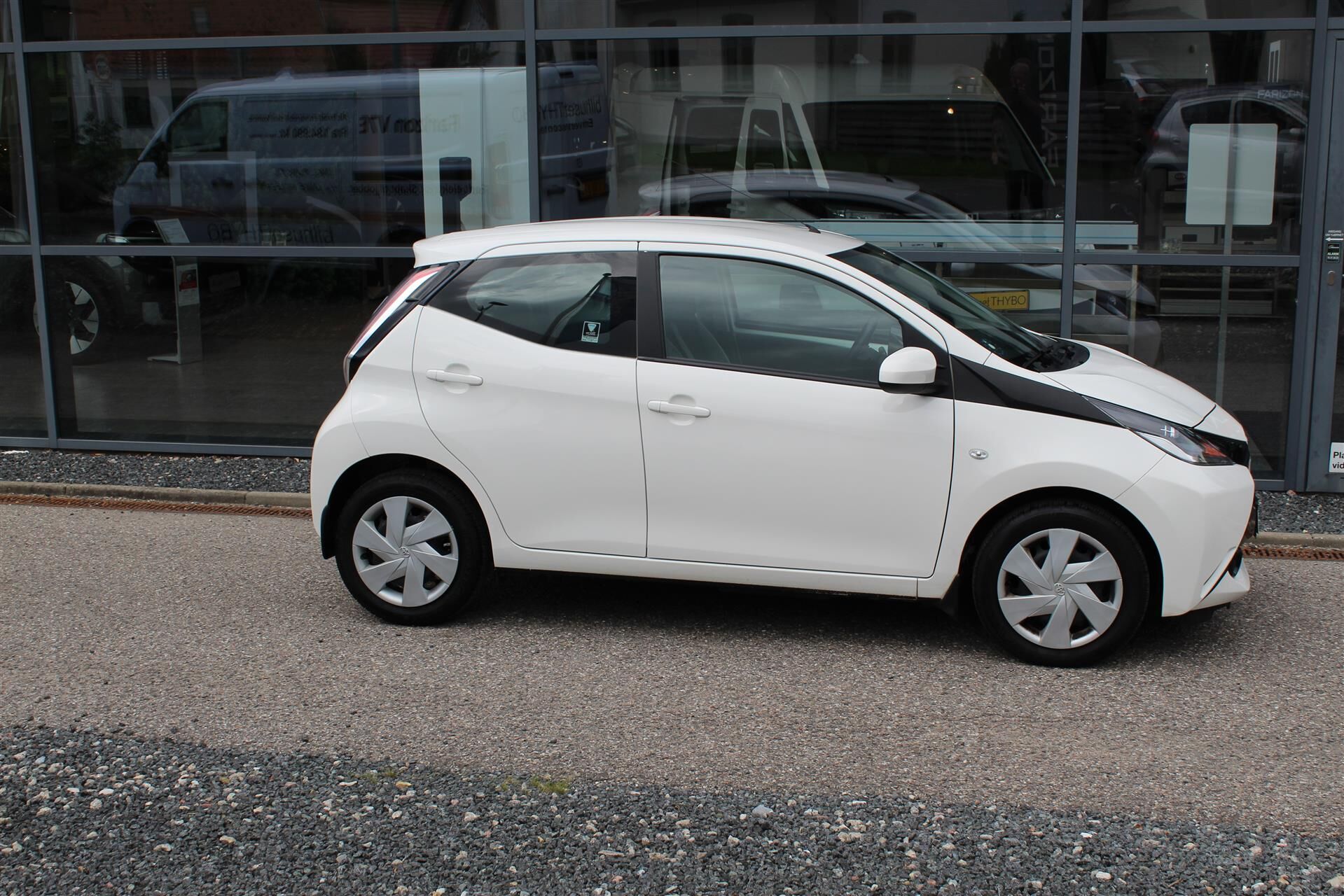 Billede af Toyota Aygo 1,0 VVT-I X-Play + X-Touch 69HK 5d