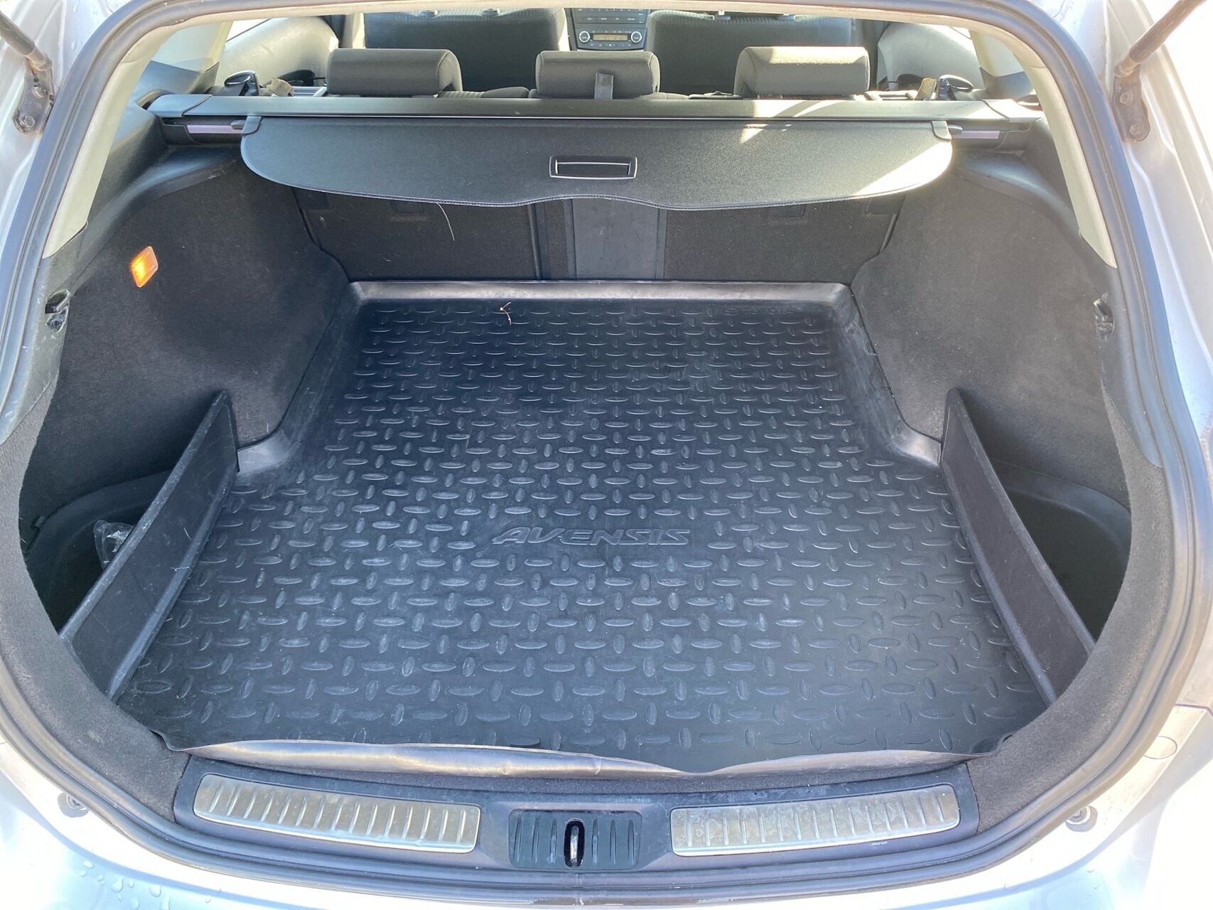 Billede af Toyota Avensis 2,0 D-4D DPF T1 126HK Stc 6g