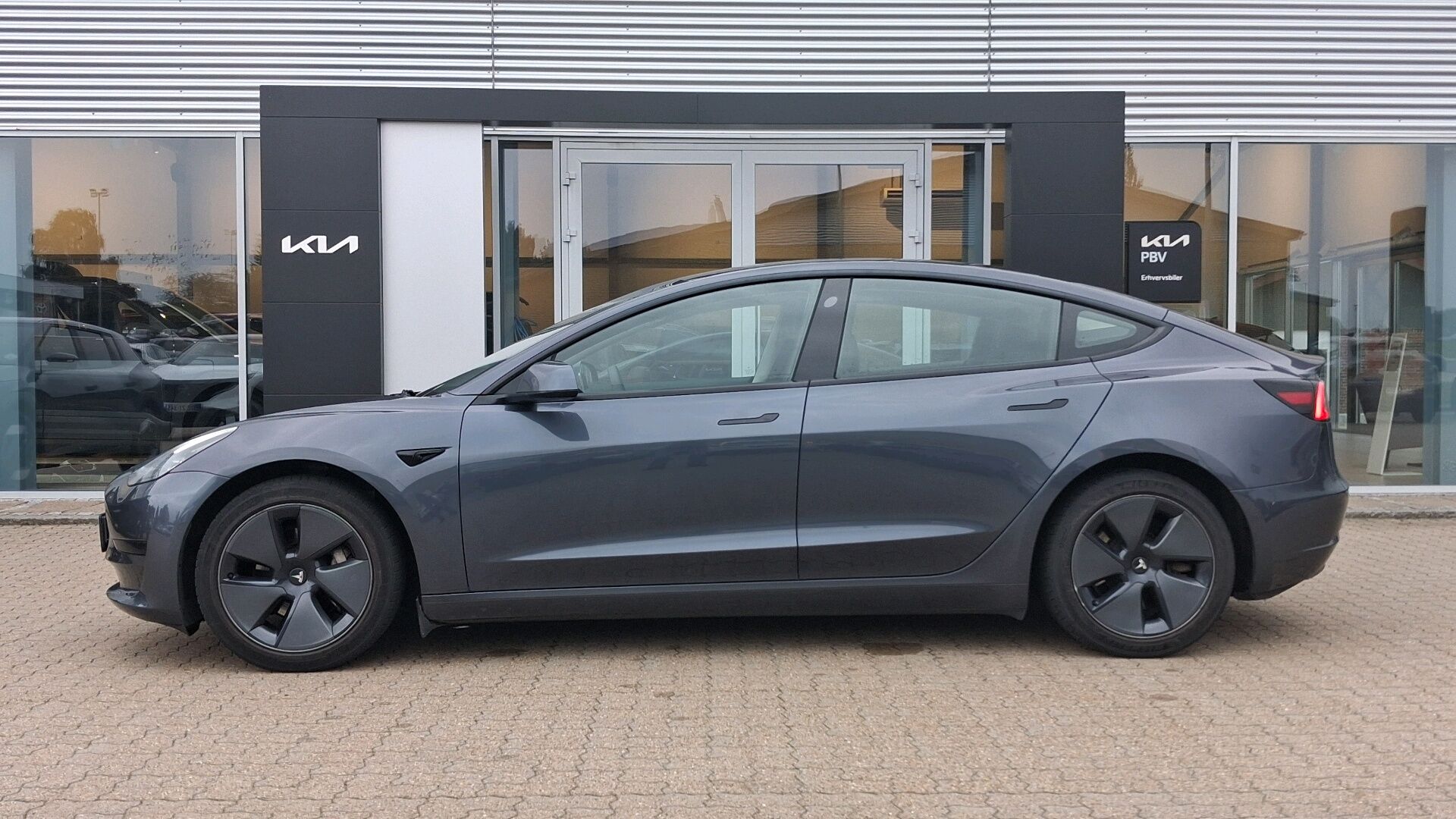 Billede af Tesla Model 3 EL Standard Range Plus 325HK Aut.