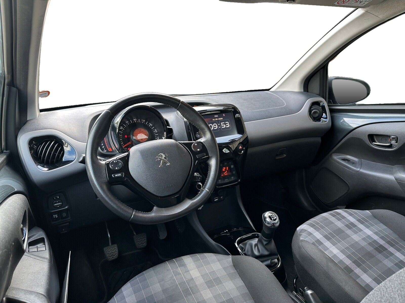 Billede af Peugeot 108 1,0 e-Vti Infinity 72HK 5d